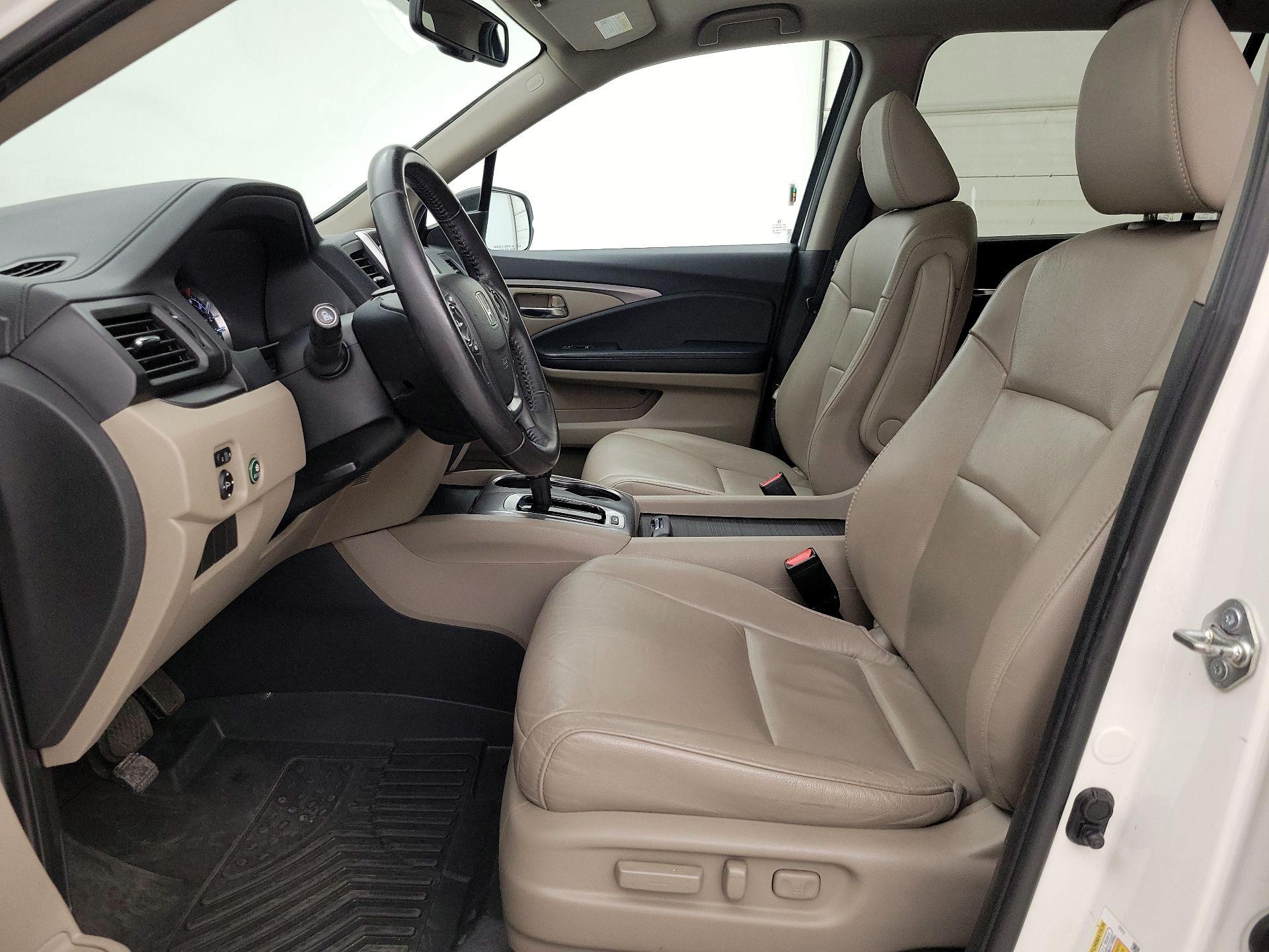 Thumbnail: 2018 Honda Pilot - 11