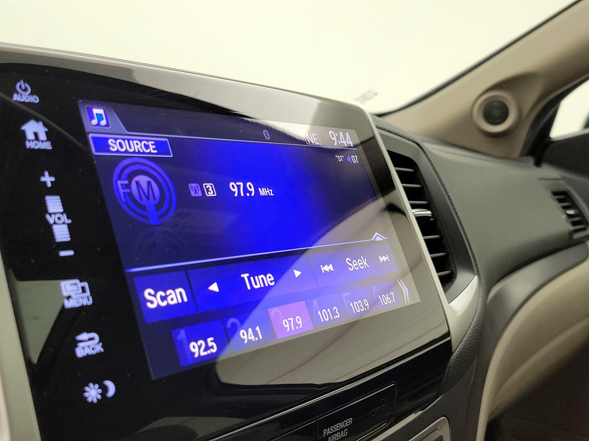Thumbnail: 2018 Honda Pilot - 15