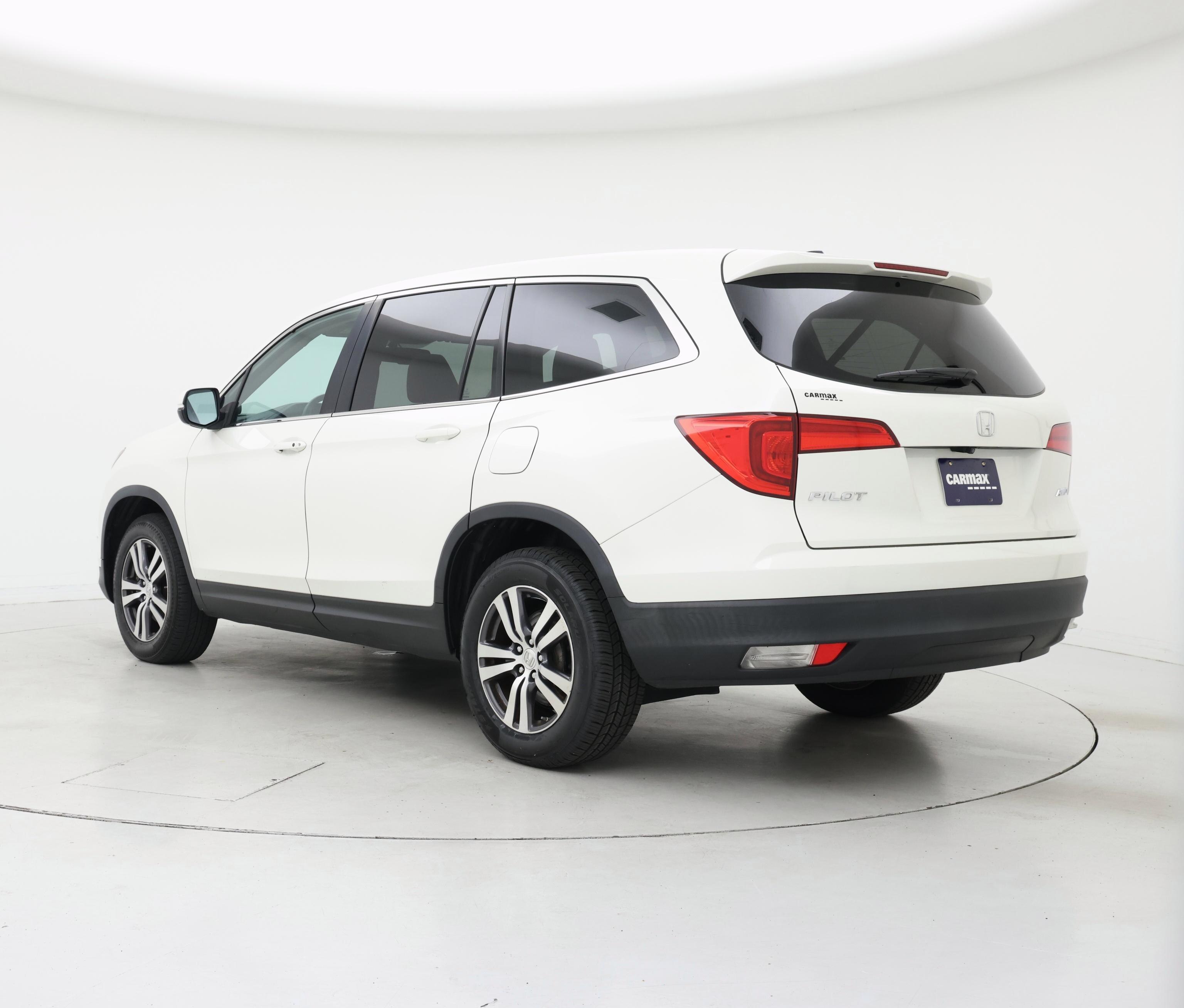 Thumbnail: 2018 Honda Pilot - 2