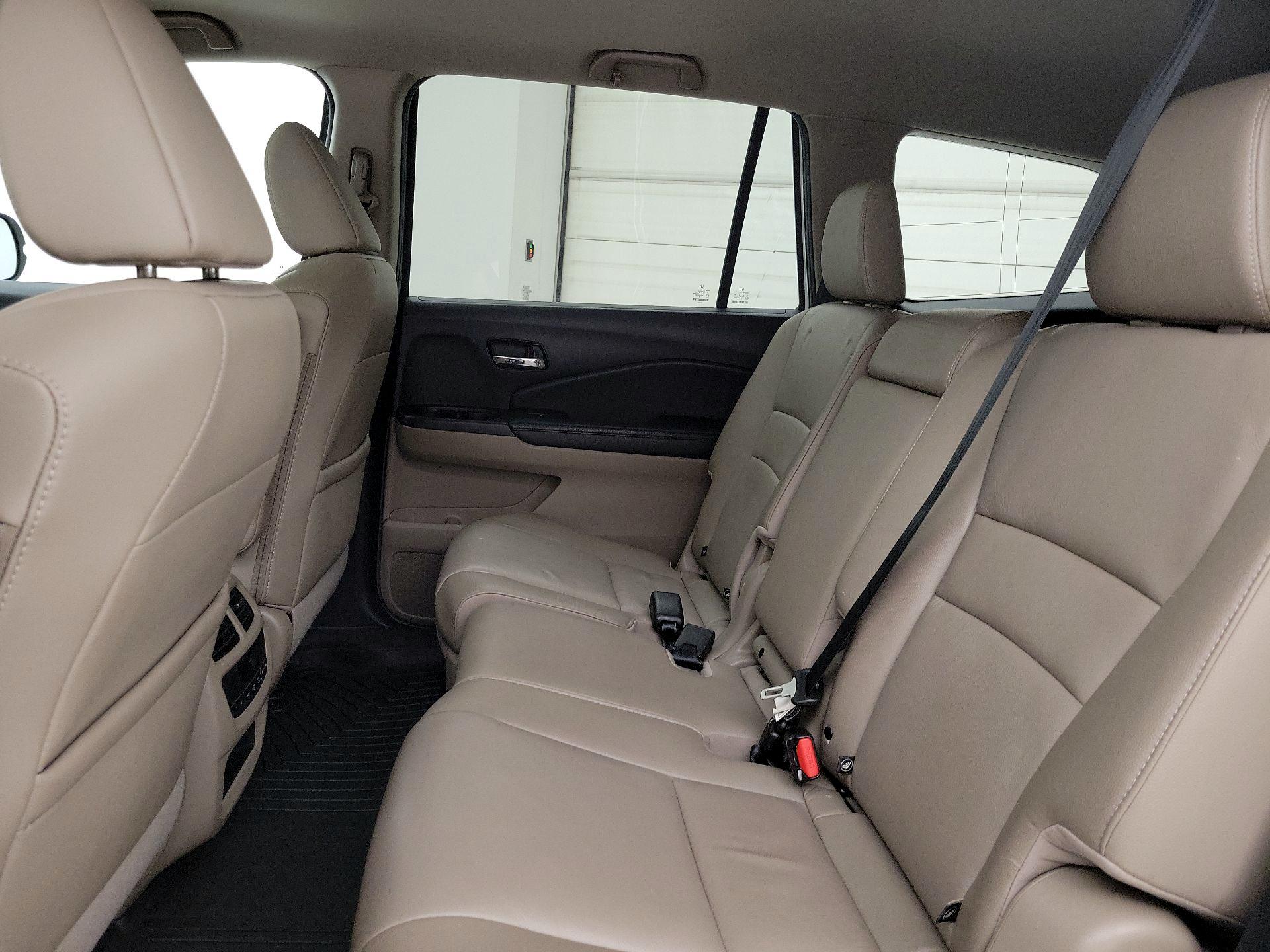 Thumbnail: 2018 Honda Pilot - 20