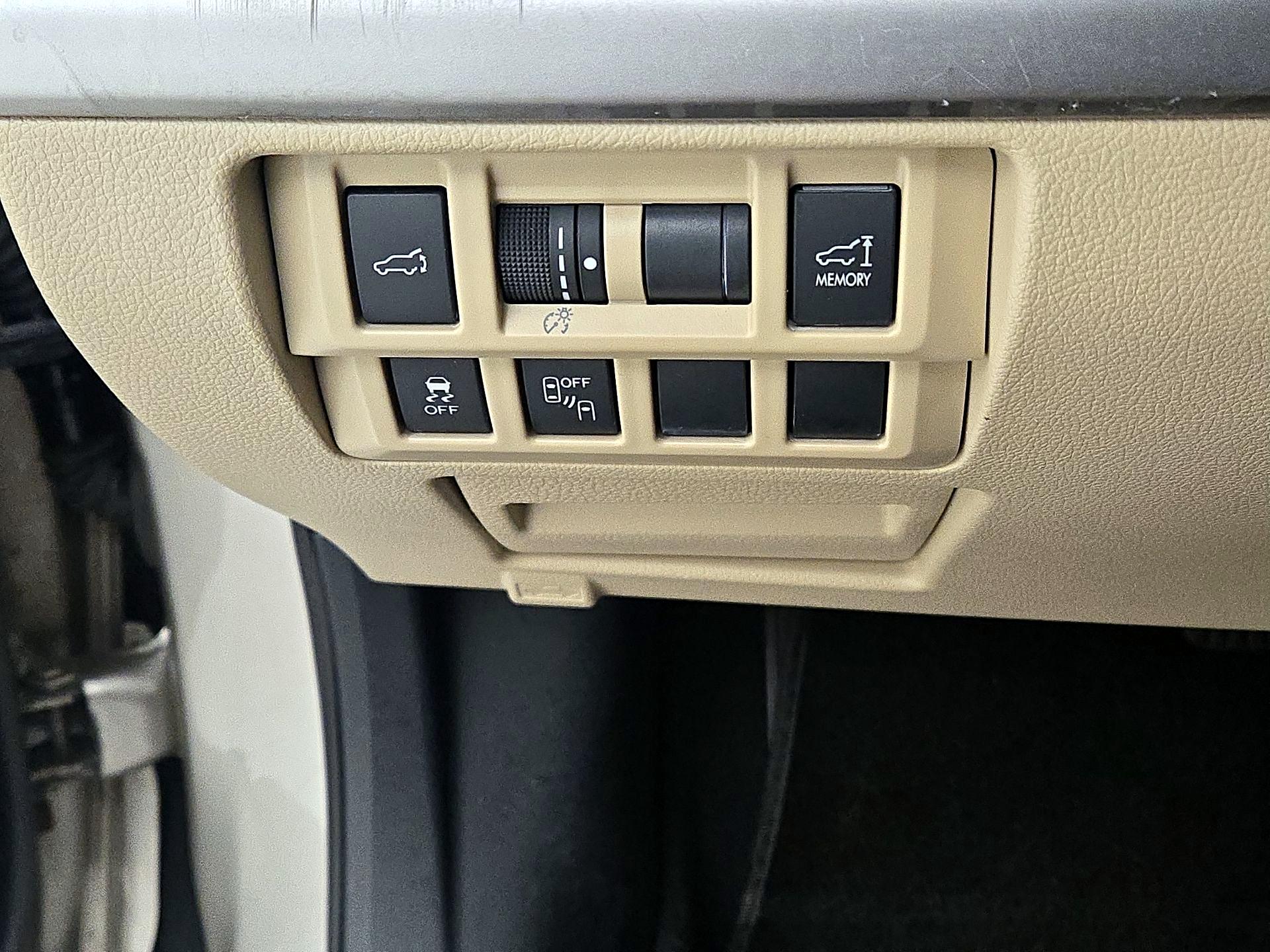Thumbnail: 2015 Subaru Outback - 13
