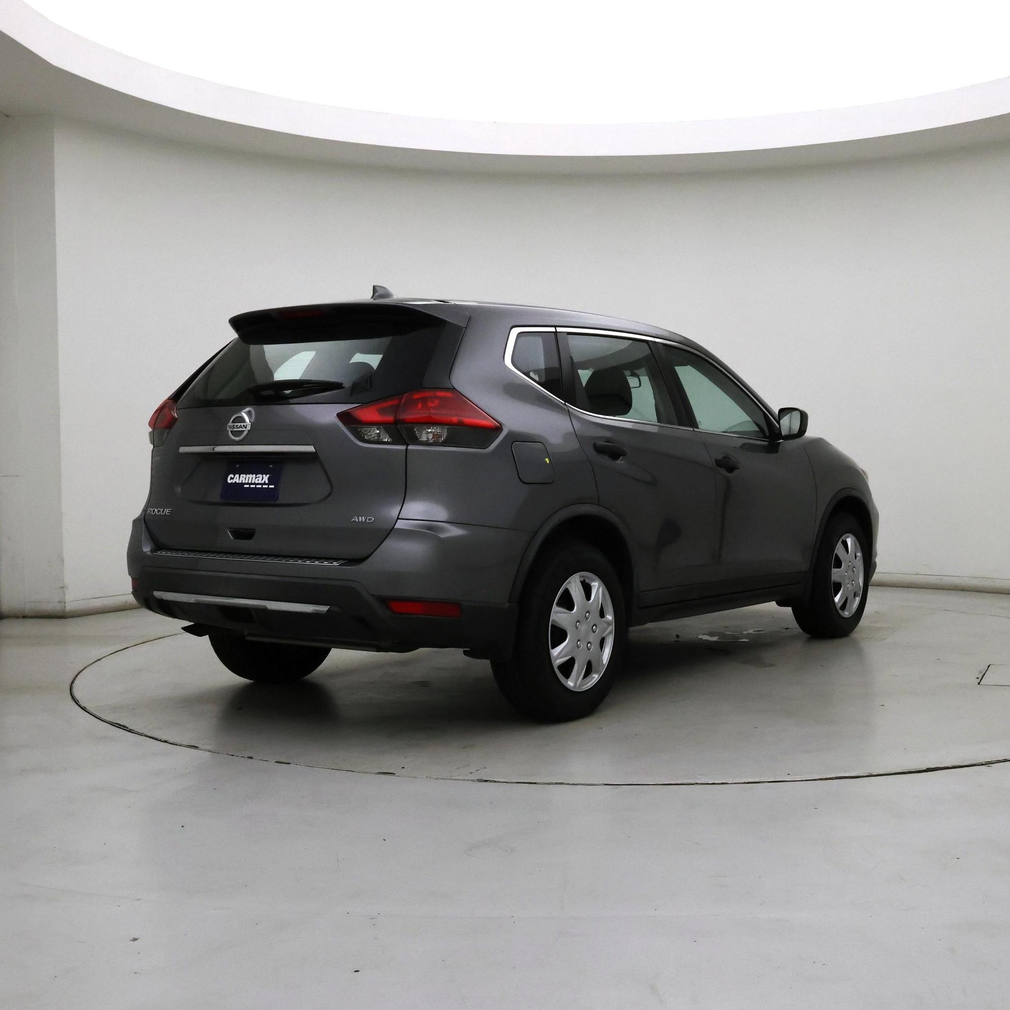 Thumbnail: 2017 Nissan Rogue - 8
