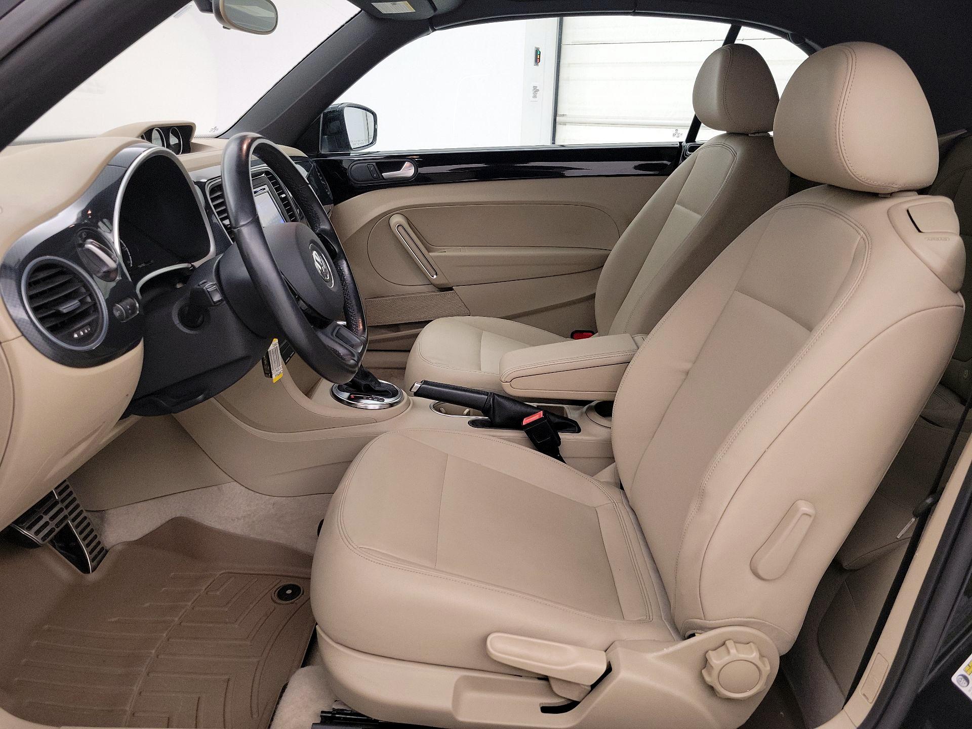 Thumbnail: 2013 Volkswagen Beetle - 11