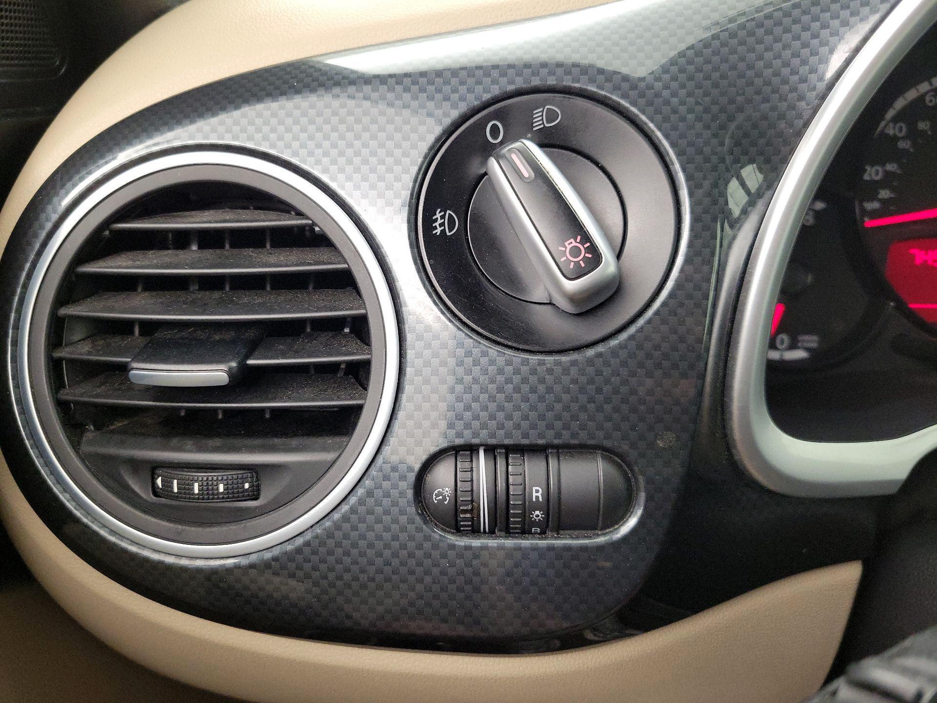 Thumbnail: 2013 Volkswagen Beetle - 13