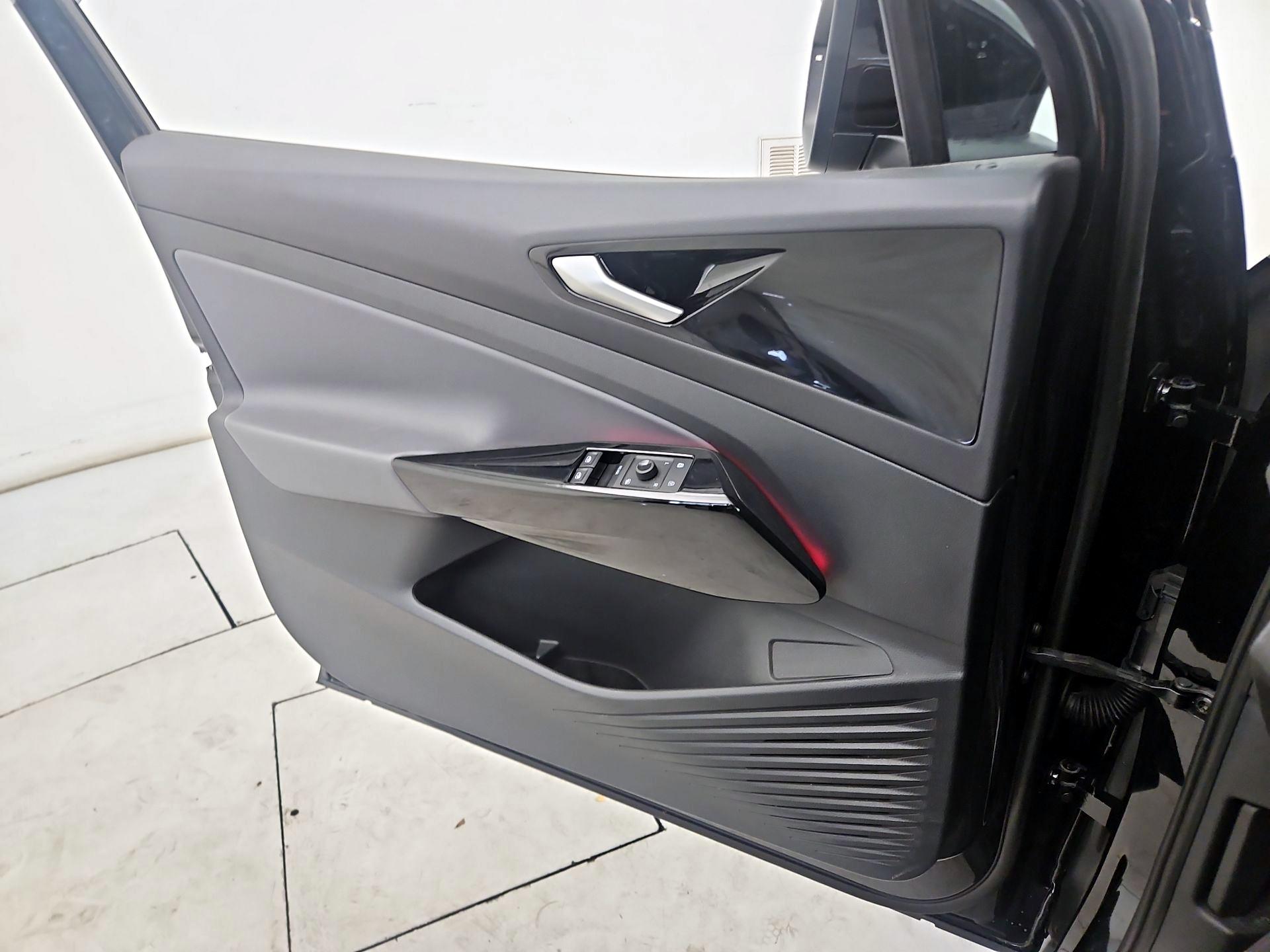 Thumbnail: 2021 Volkswagen ID.4 - 12