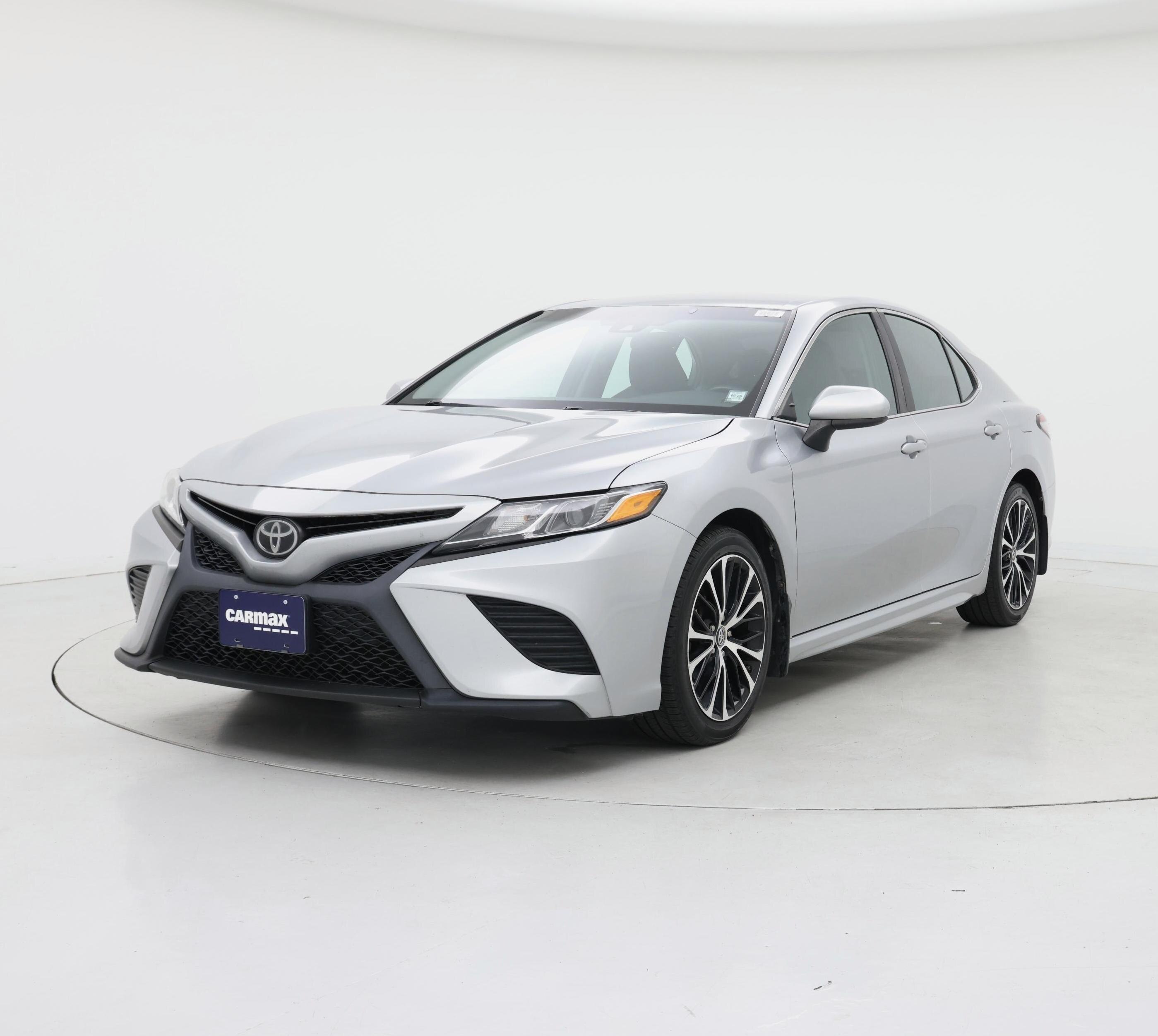 Thumbnail: 2018 Toyota Camry - 4