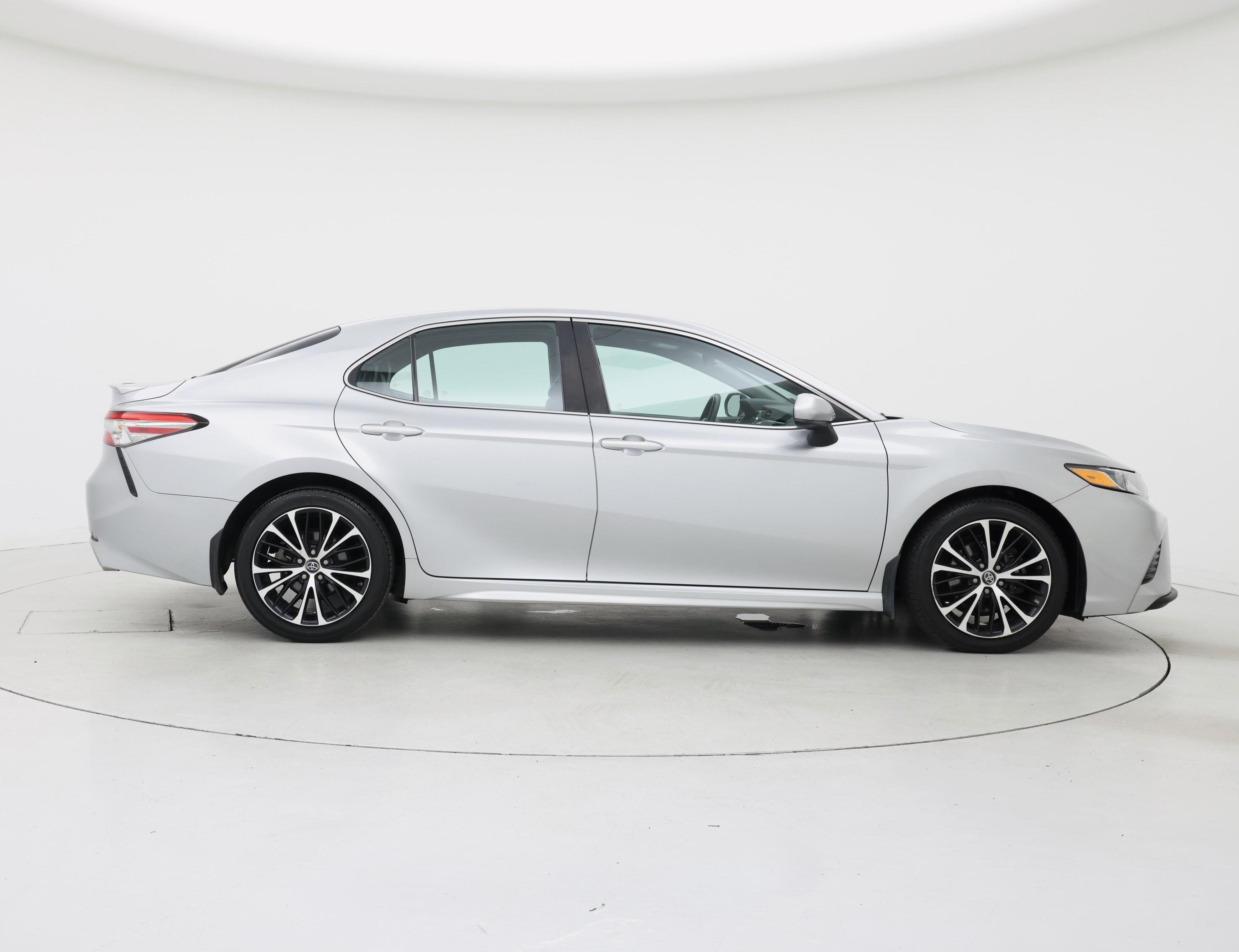 Thumbnail: 2018 Toyota Camry - 7