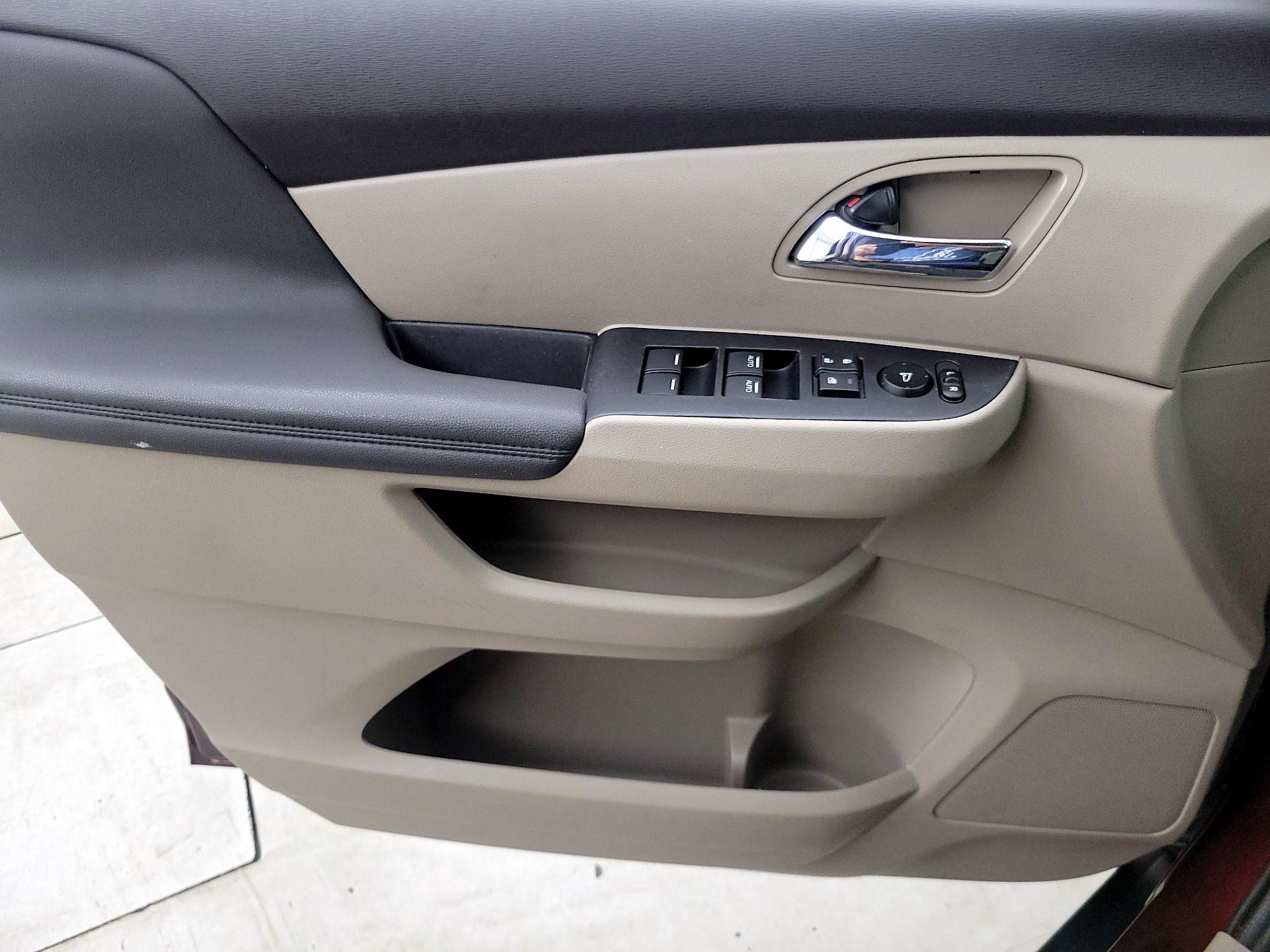 Thumbnail: 2016 Honda Odyssey - 12