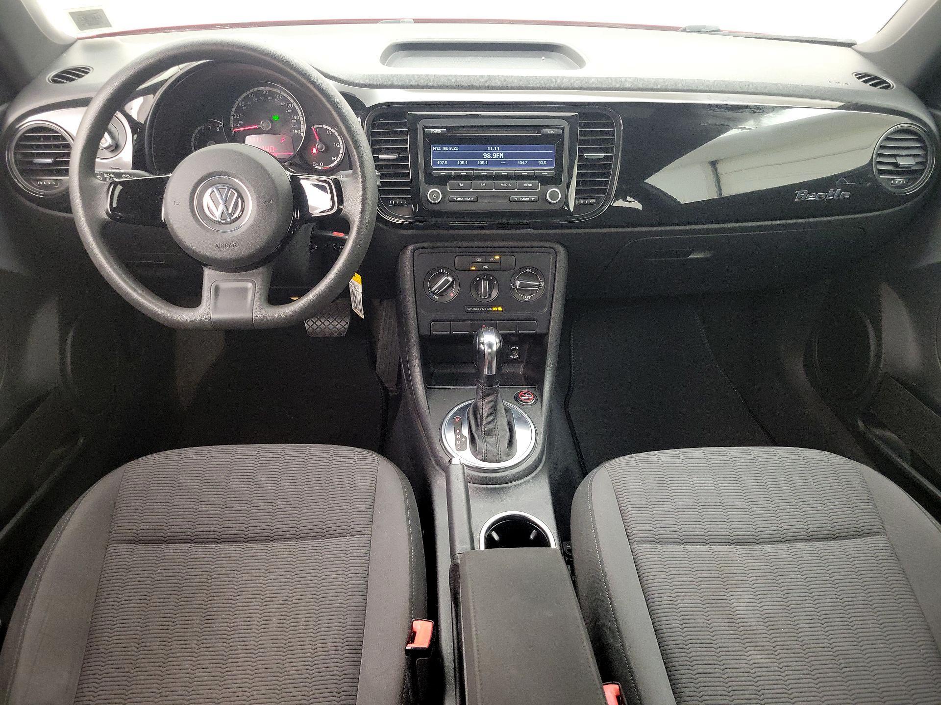 Thumbnail: 2014 Volkswagen Beetle - 9