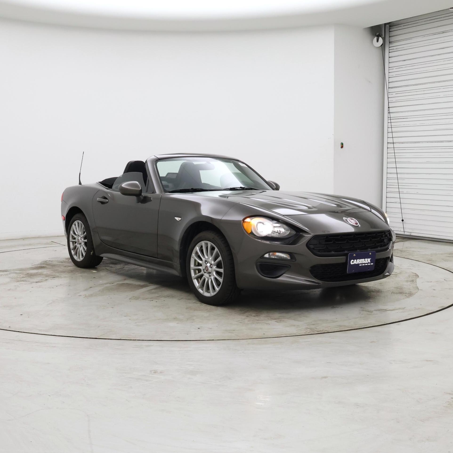 Thumbnail: 2018 Fiat 124 Spider - 2