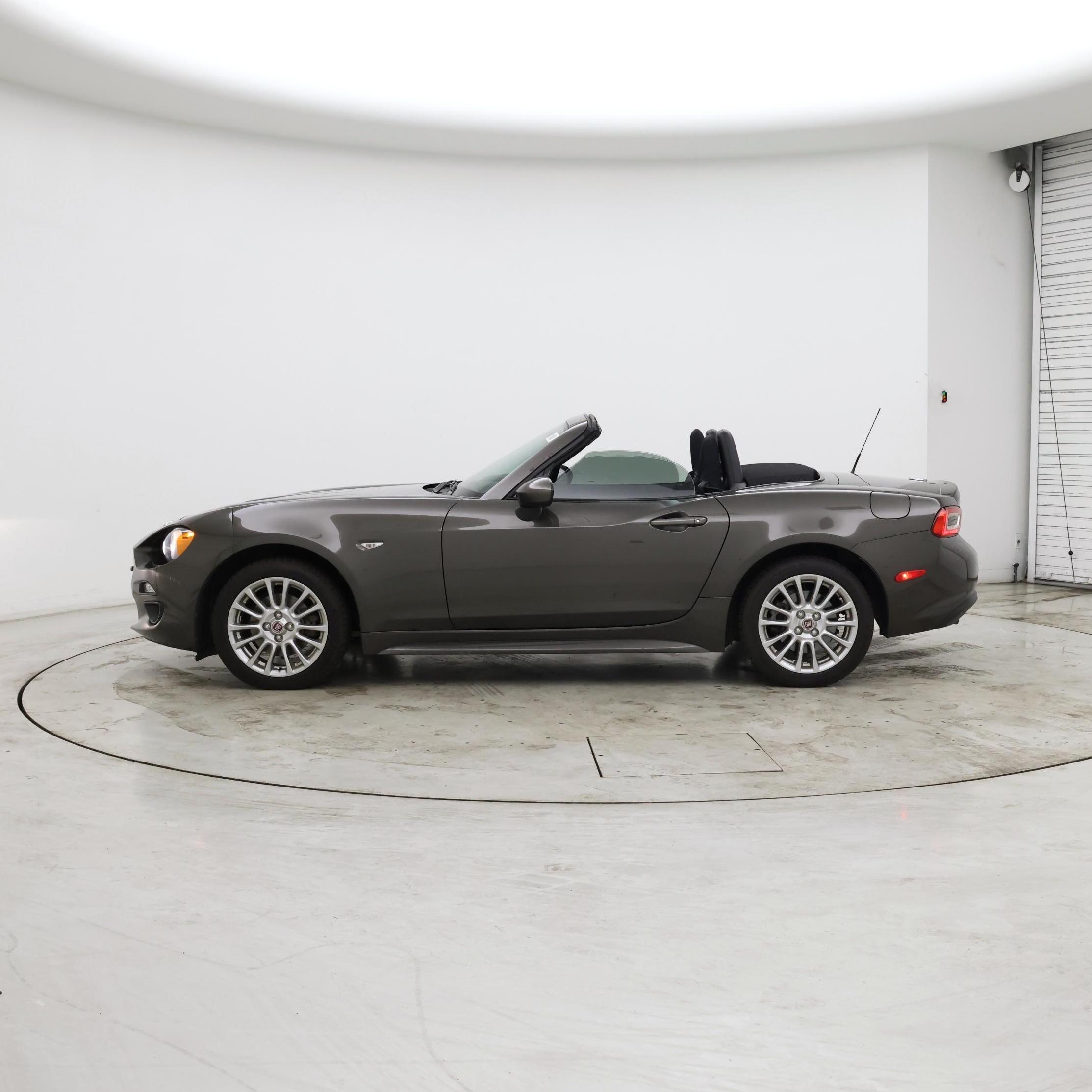 Thumbnail: 2018 Fiat 124 Spider - 7