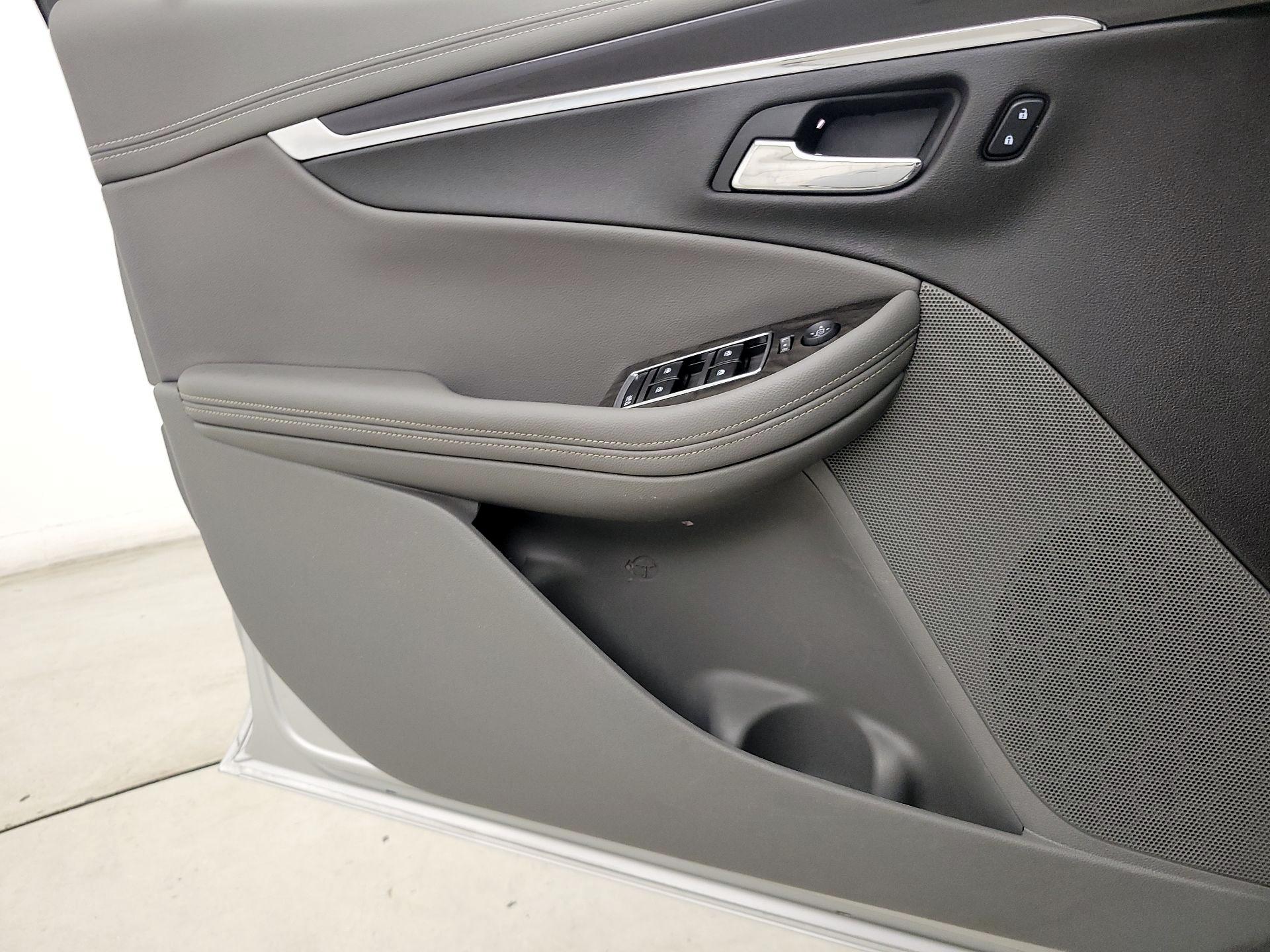 Thumbnail: 2015 Chevrolet Impala - 12