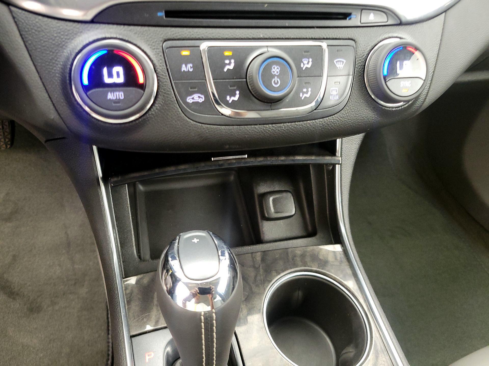 Thumbnail: 2015 Chevrolet Impala - 16