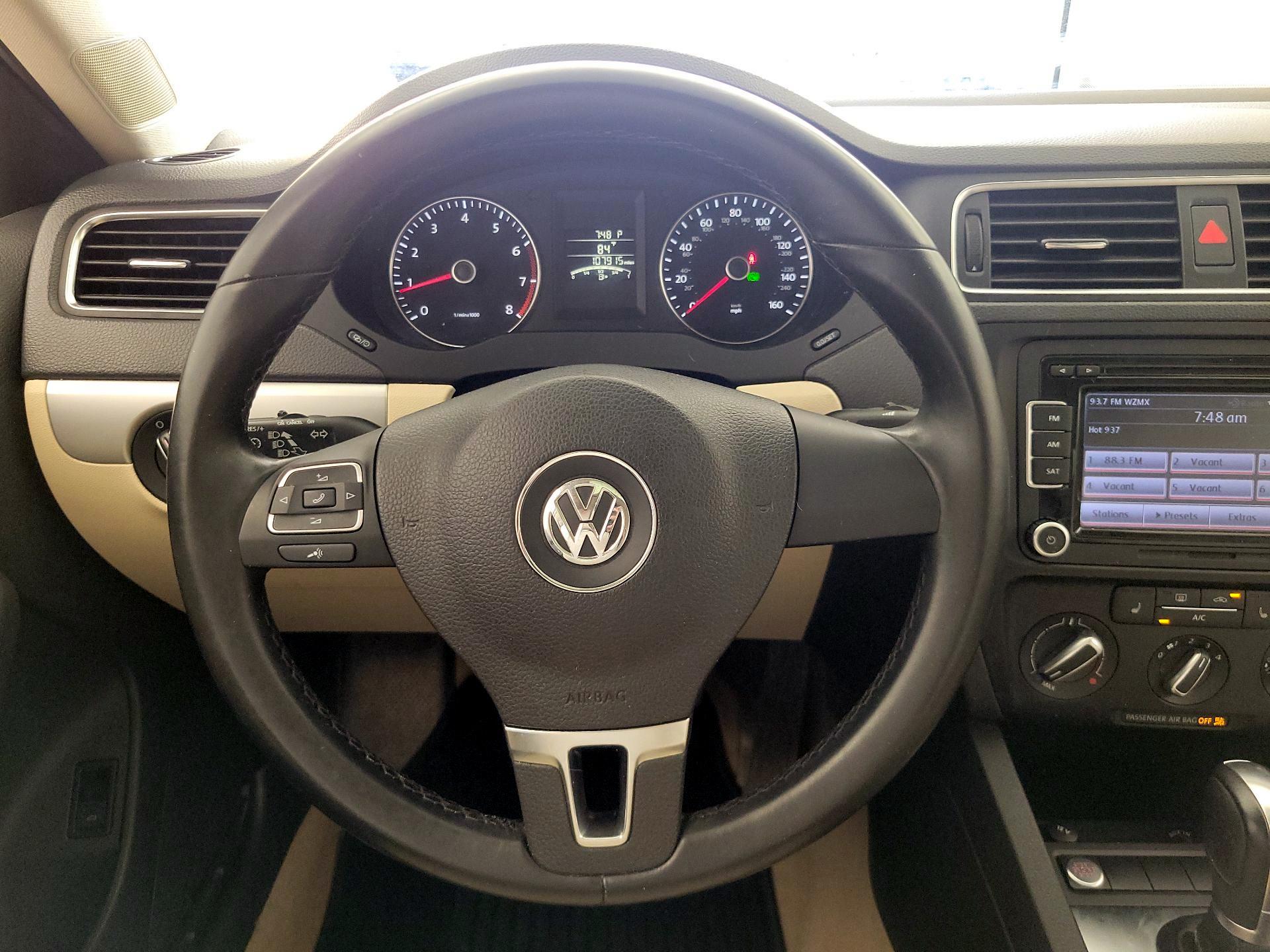 Thumbnail: 2014 Volkswagen Jetta - 10