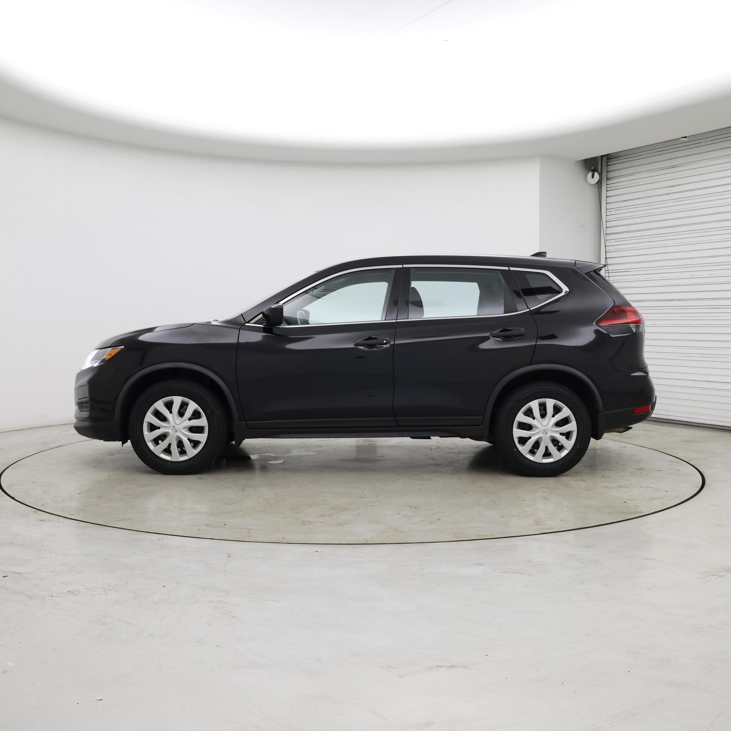 Thumbnail: 2018 Nissan Rogue - 3