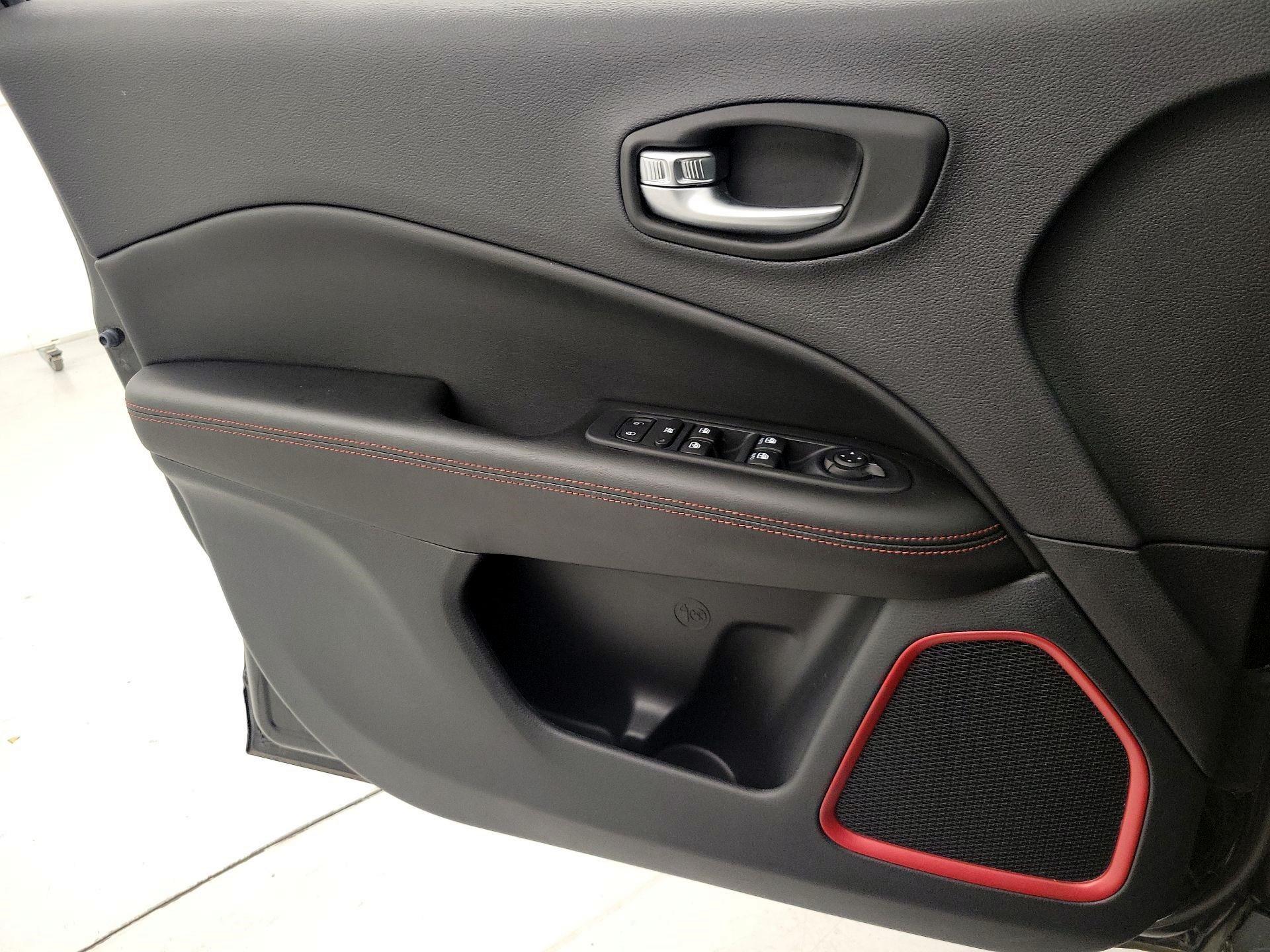 Thumbnail: 2021 Jeep Compass - 12