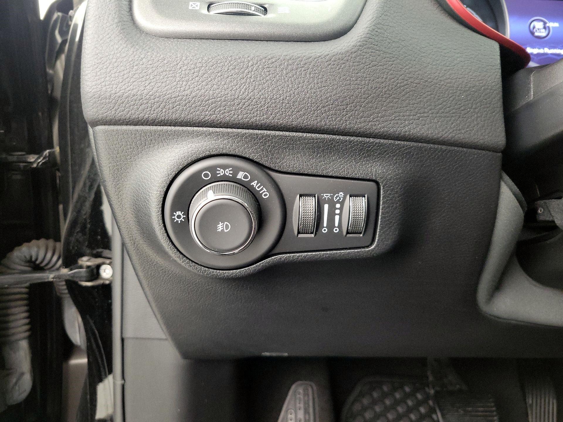 Thumbnail: 2021 Jeep Compass - 13