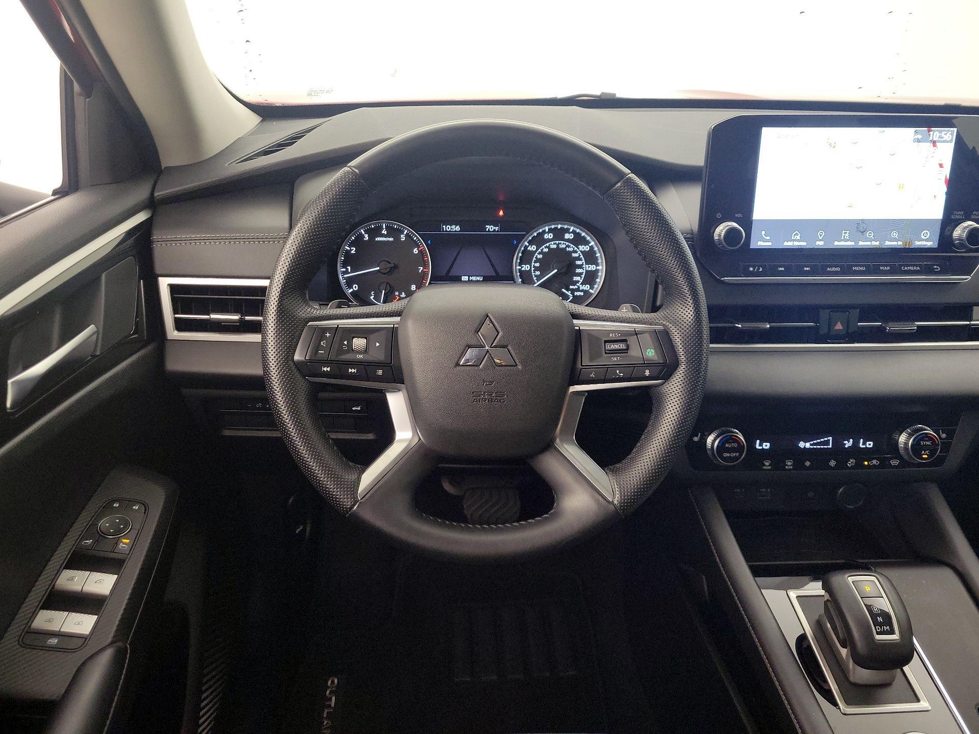 Thumbnail: 2022 Mitsubishi Outlander - 10