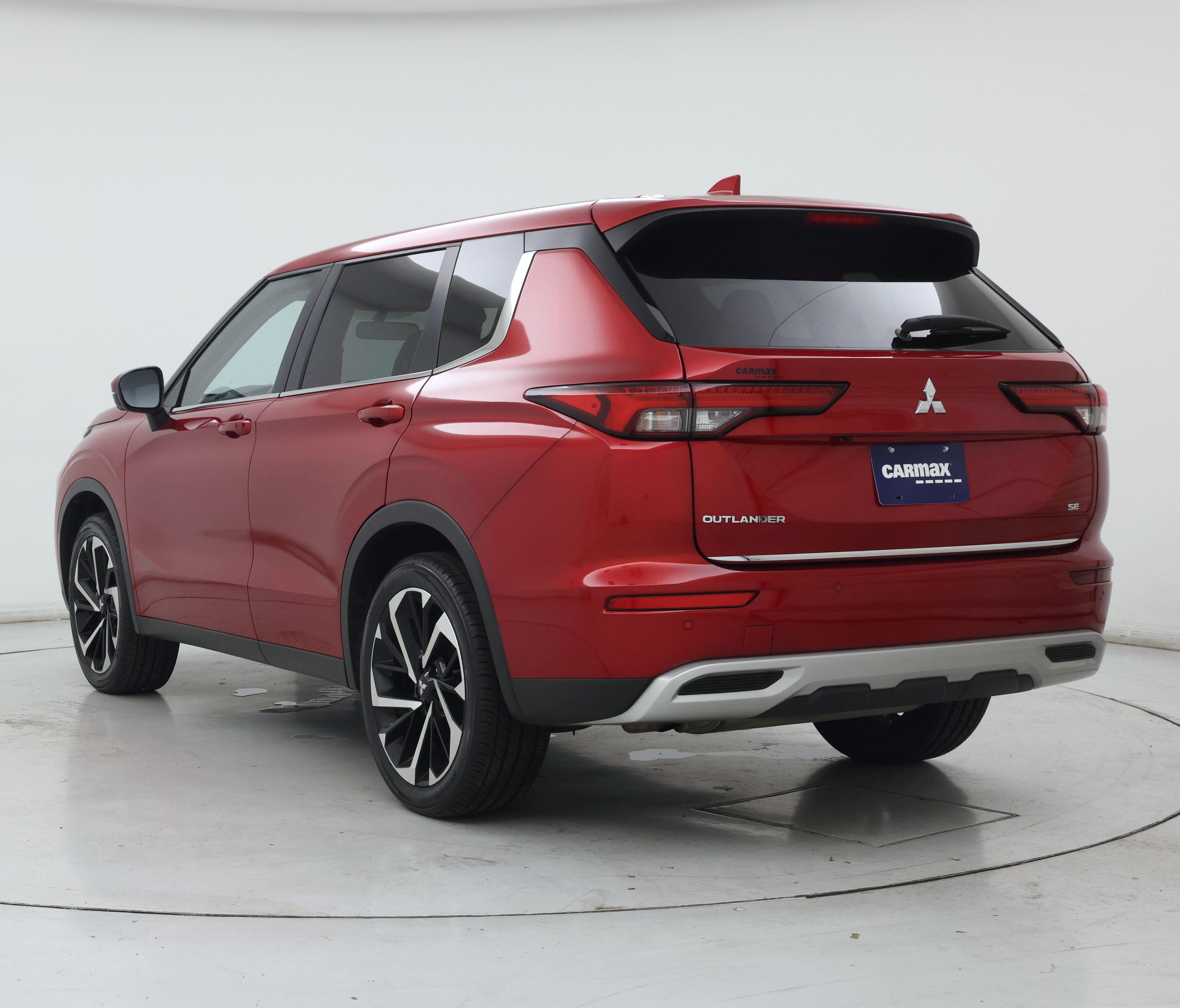 Thumbnail: 2022 Mitsubishi Outlander - 2