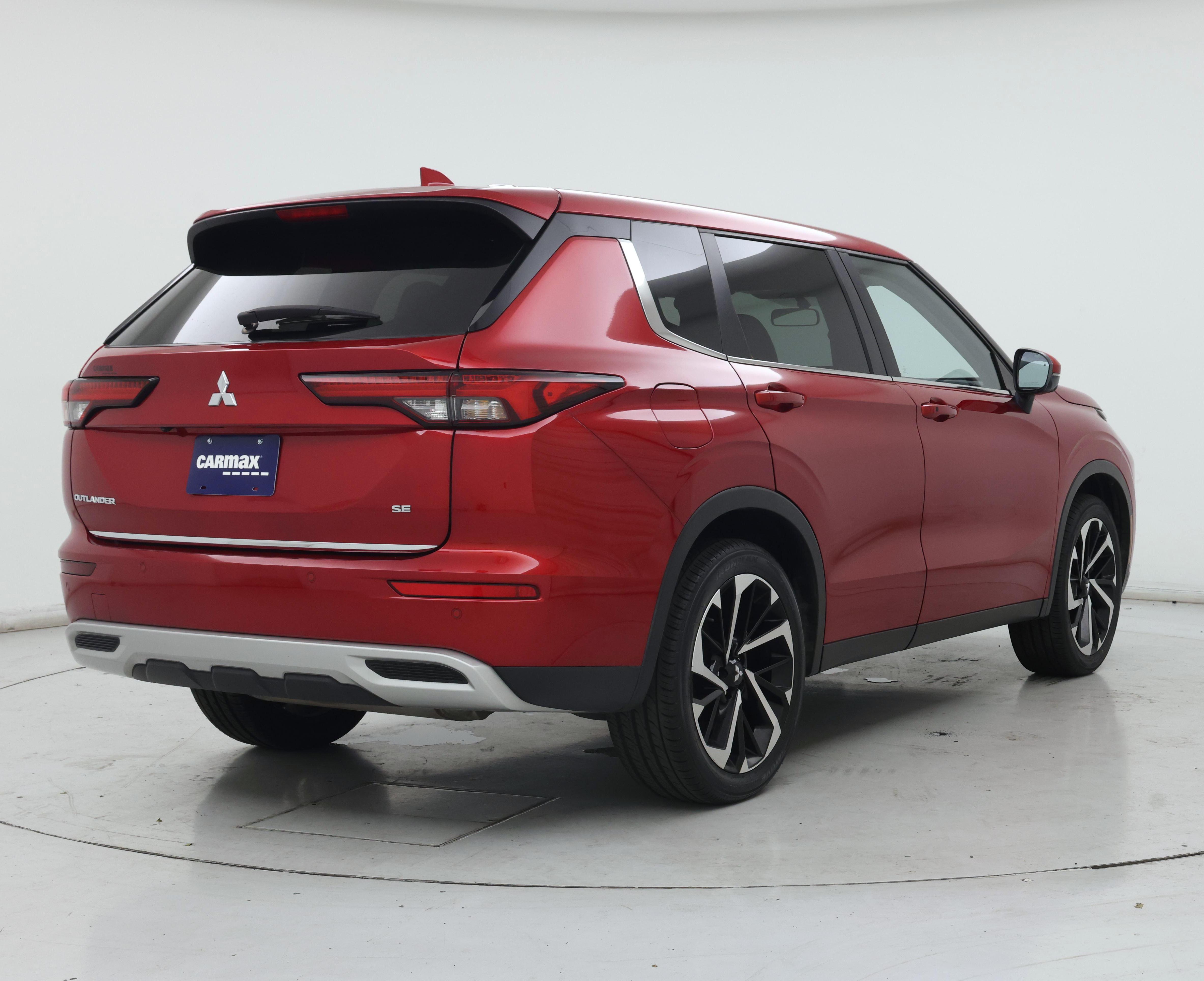 Thumbnail: 2022 Mitsubishi Outlander - 8