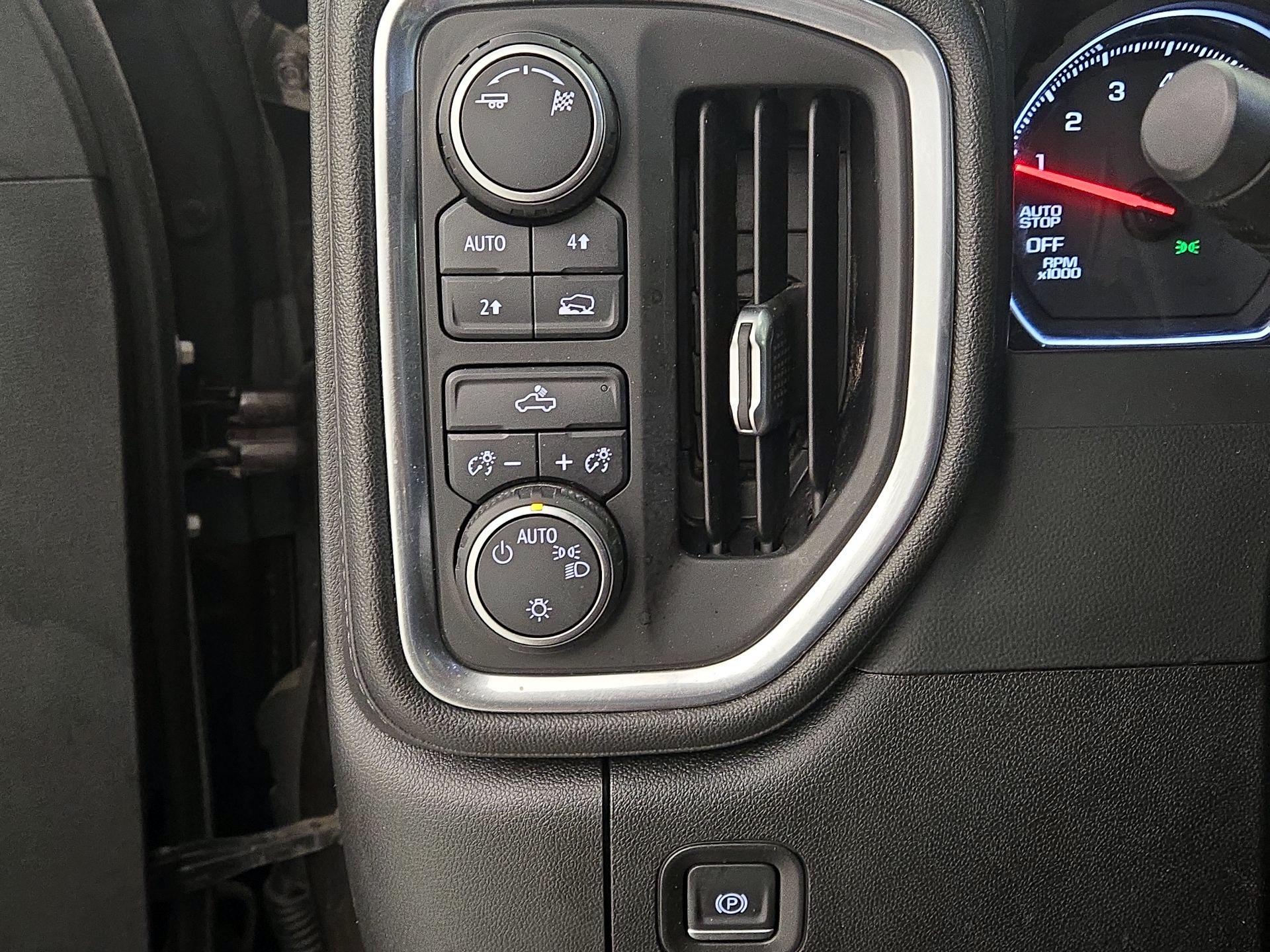 Thumbnail: 2019 Chevrolet Silverado 1500 - 13