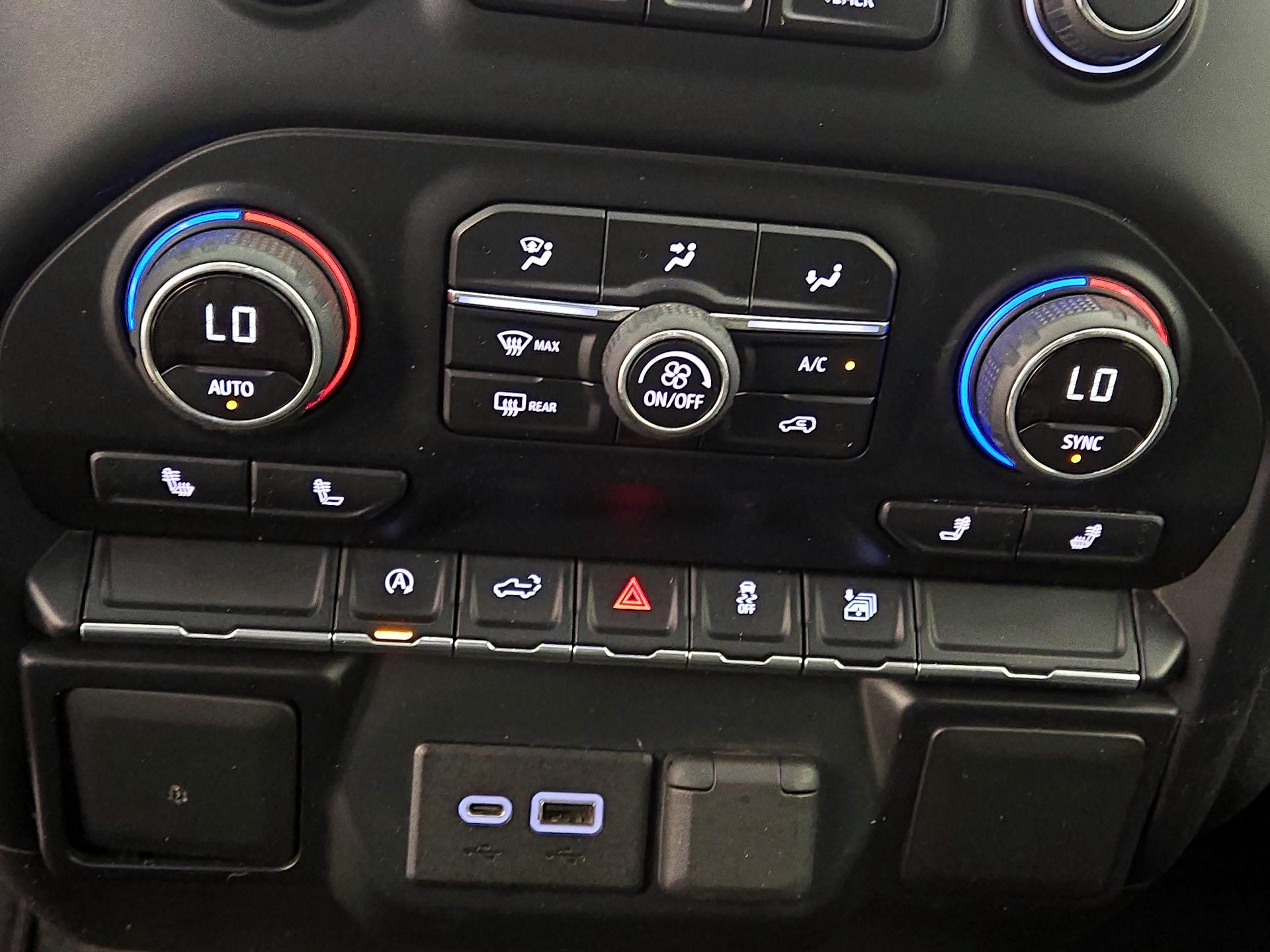 Thumbnail: 2019 Chevrolet Silverado 1500 - 16