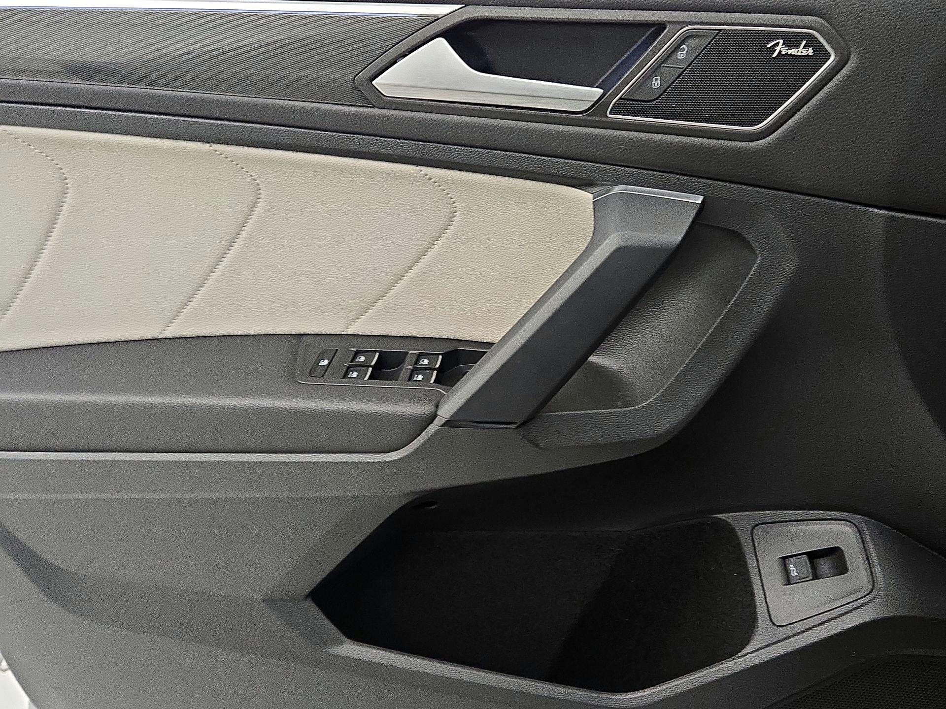 Thumbnail: 2019 Volkswagen Tiguan - 12
