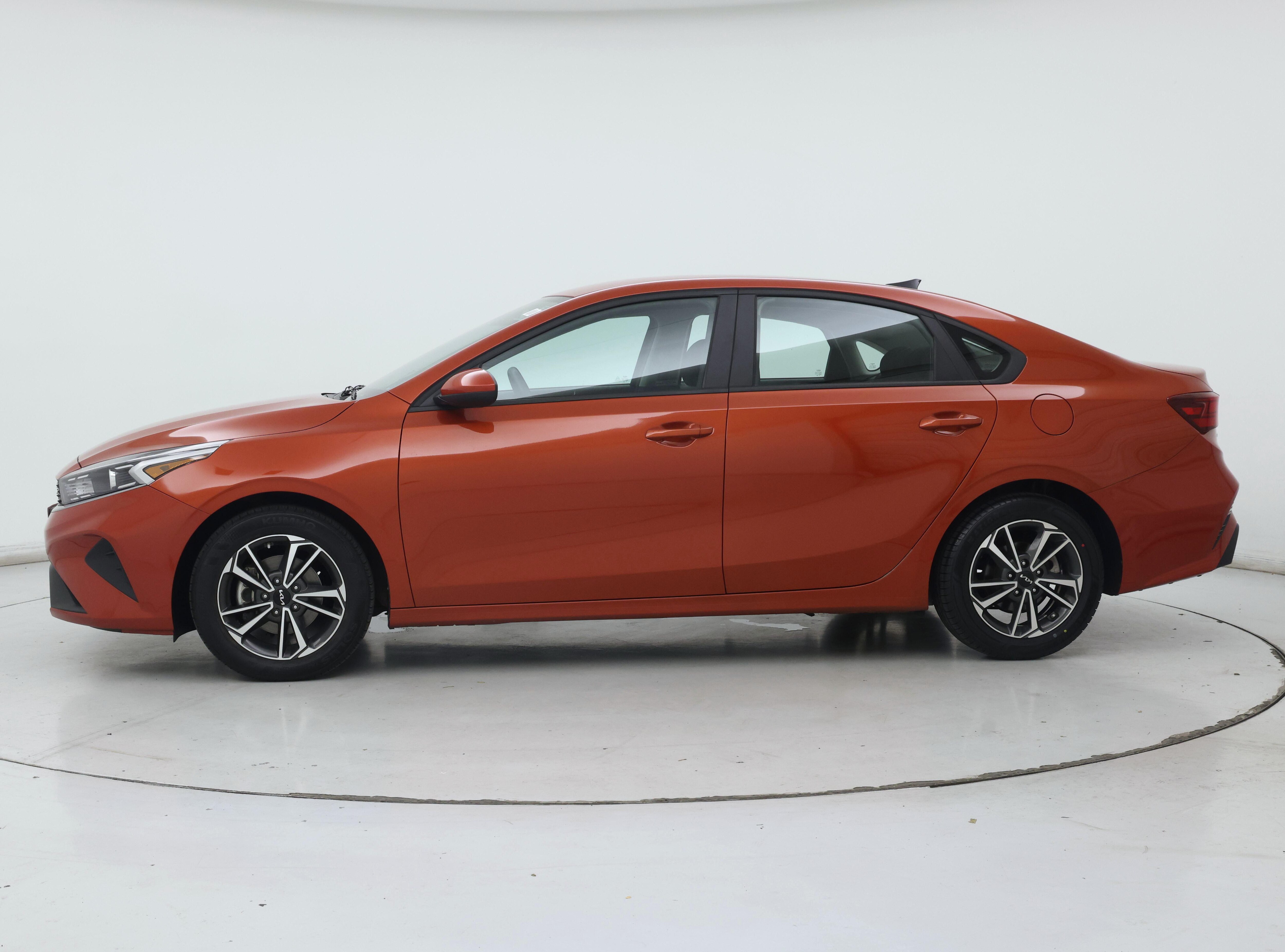 Thumbnail: 2022 Kia Forte - 3