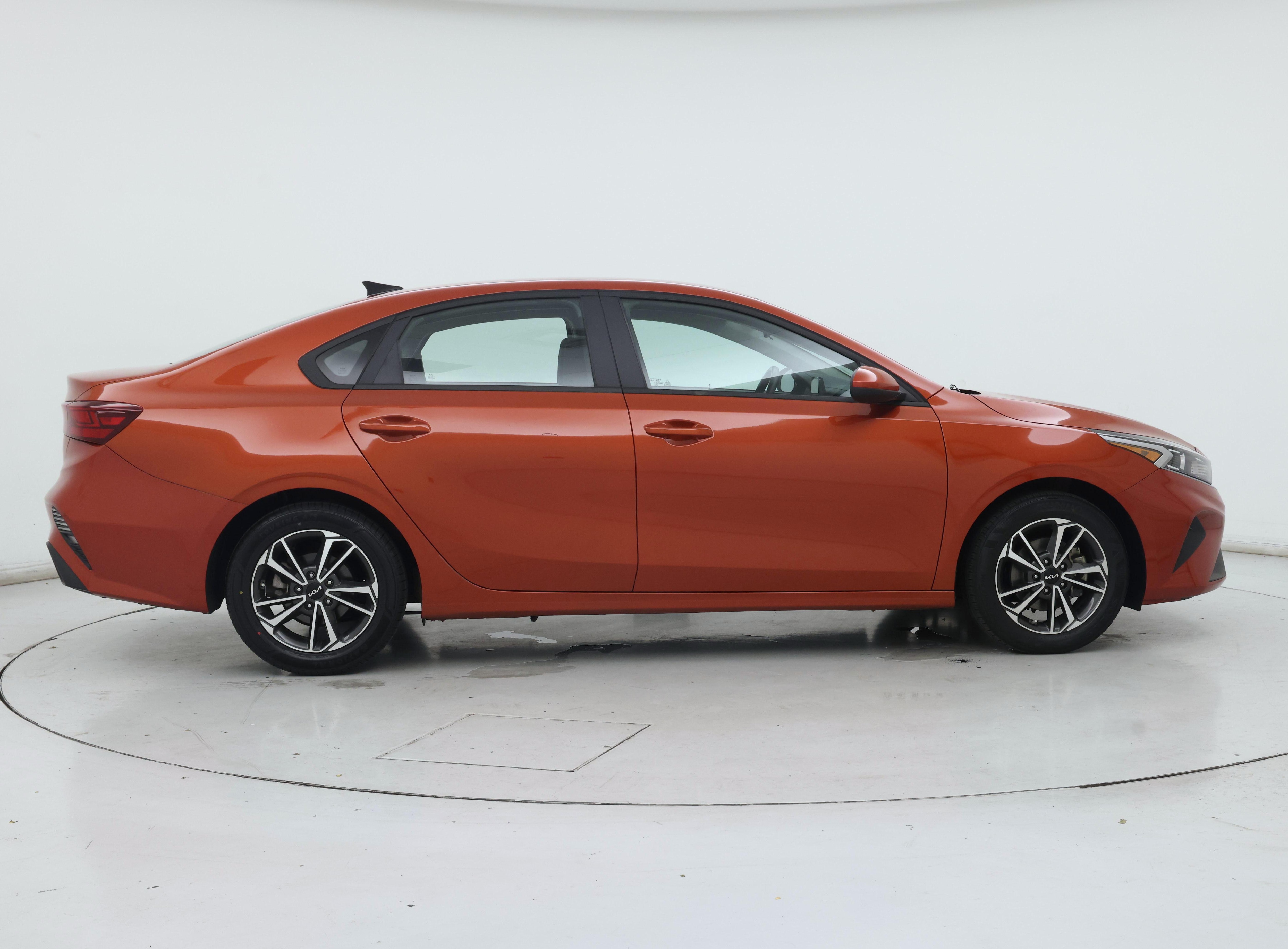 Thumbnail: 2022 Kia Forte - 7