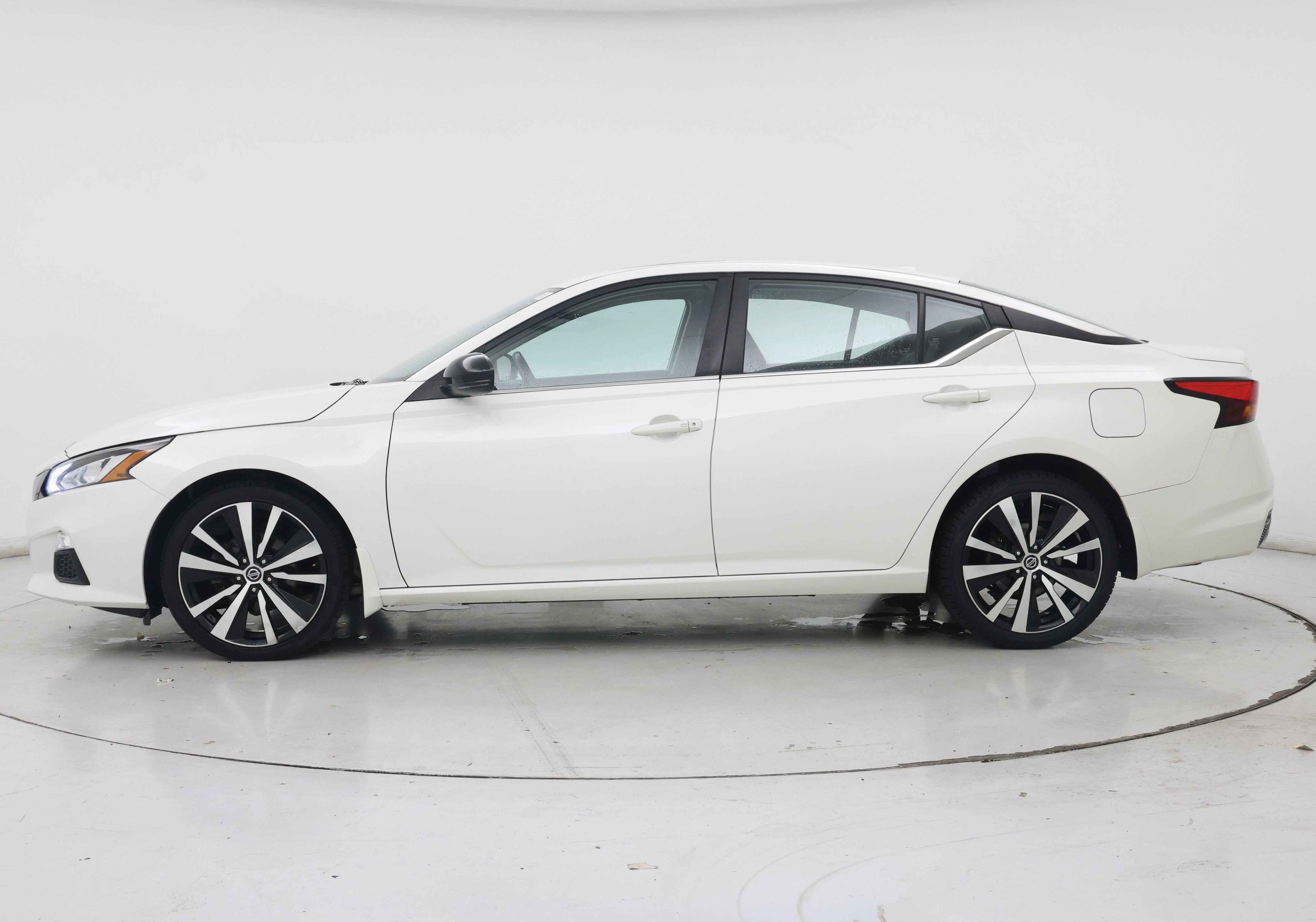 Thumbnail: 2020 Nissan Altima - 3