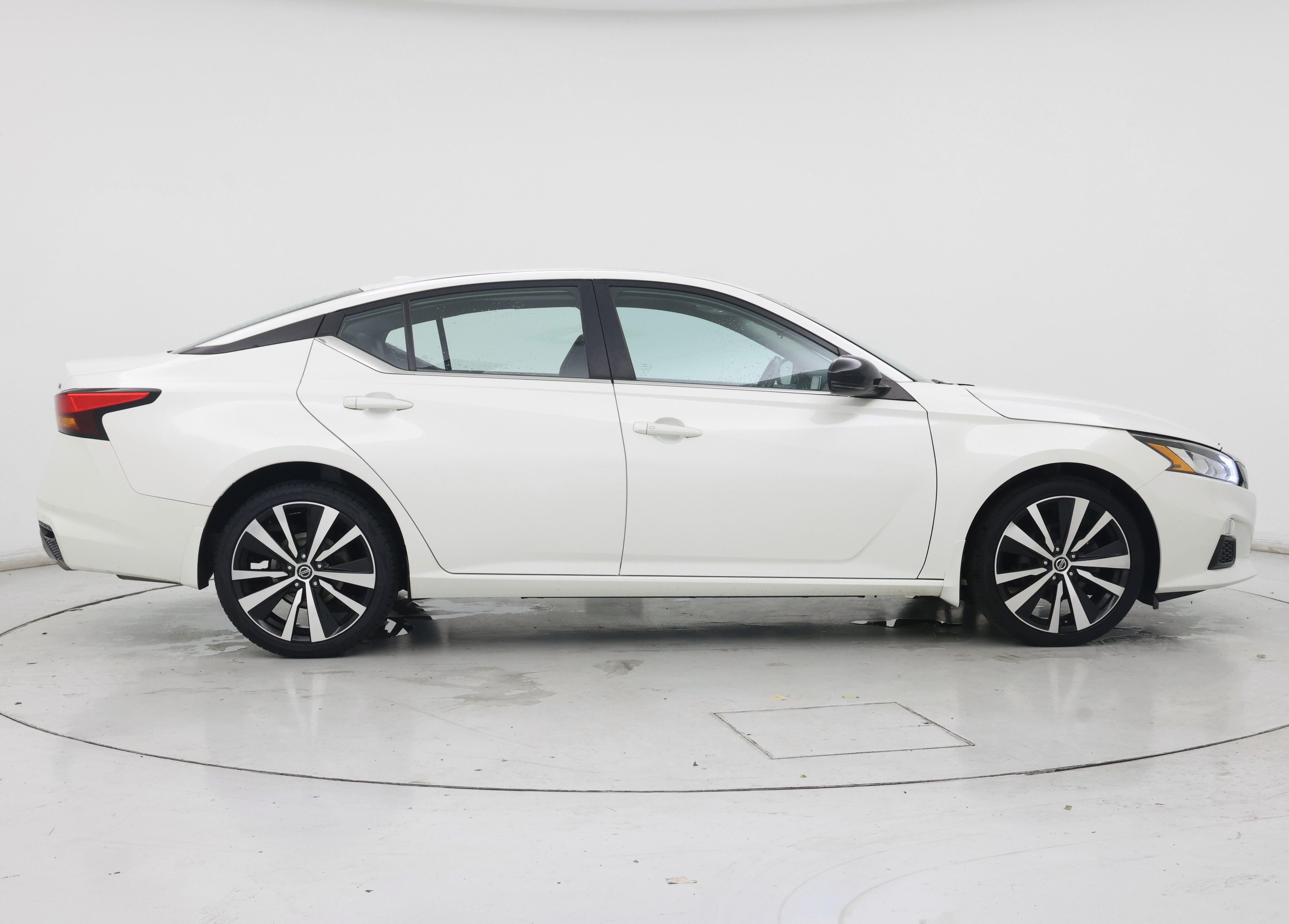 Thumbnail: 2020 Nissan Altima - 7