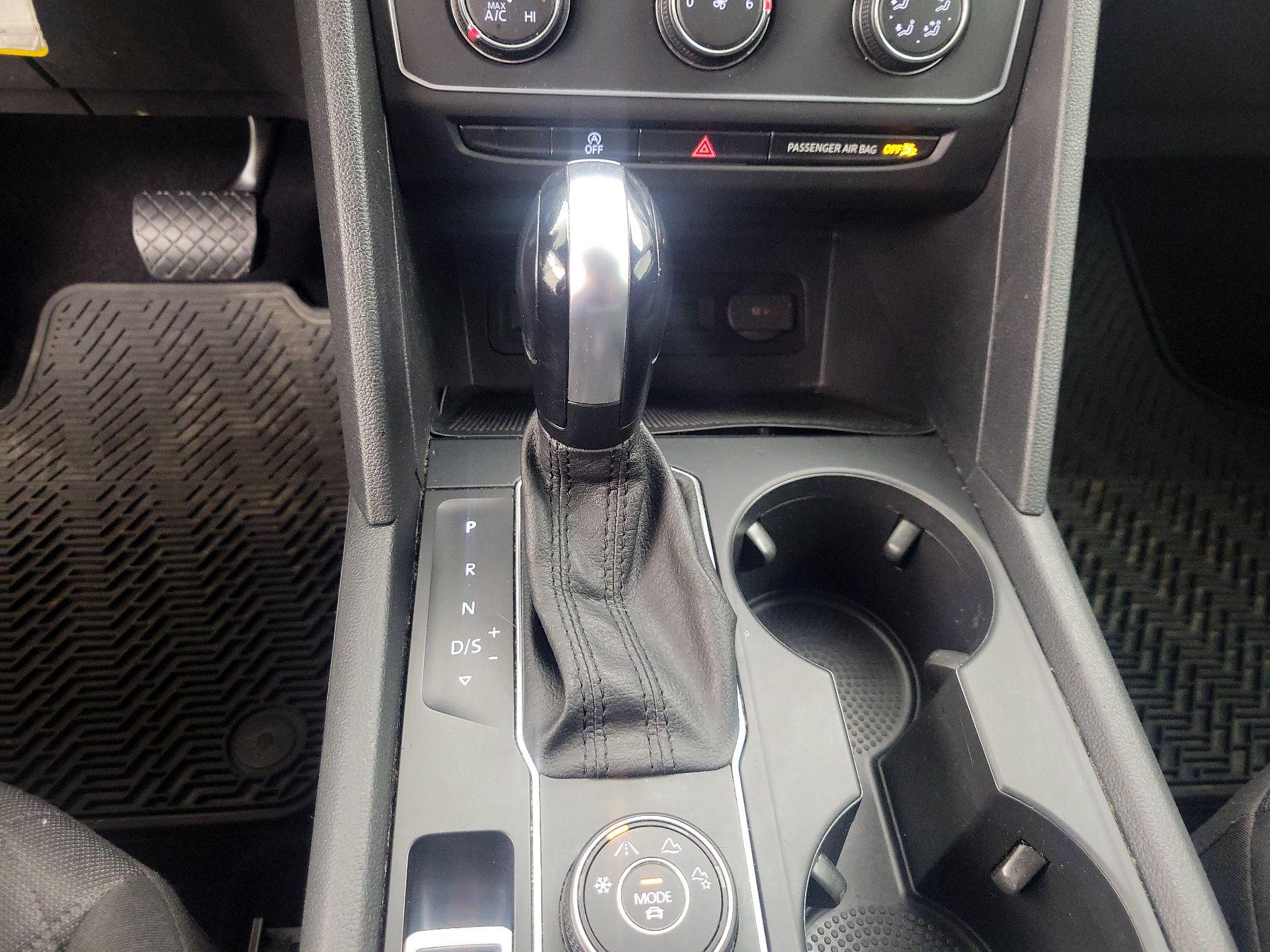 Thumbnail: 2021 Volkswagen Atlas - 17