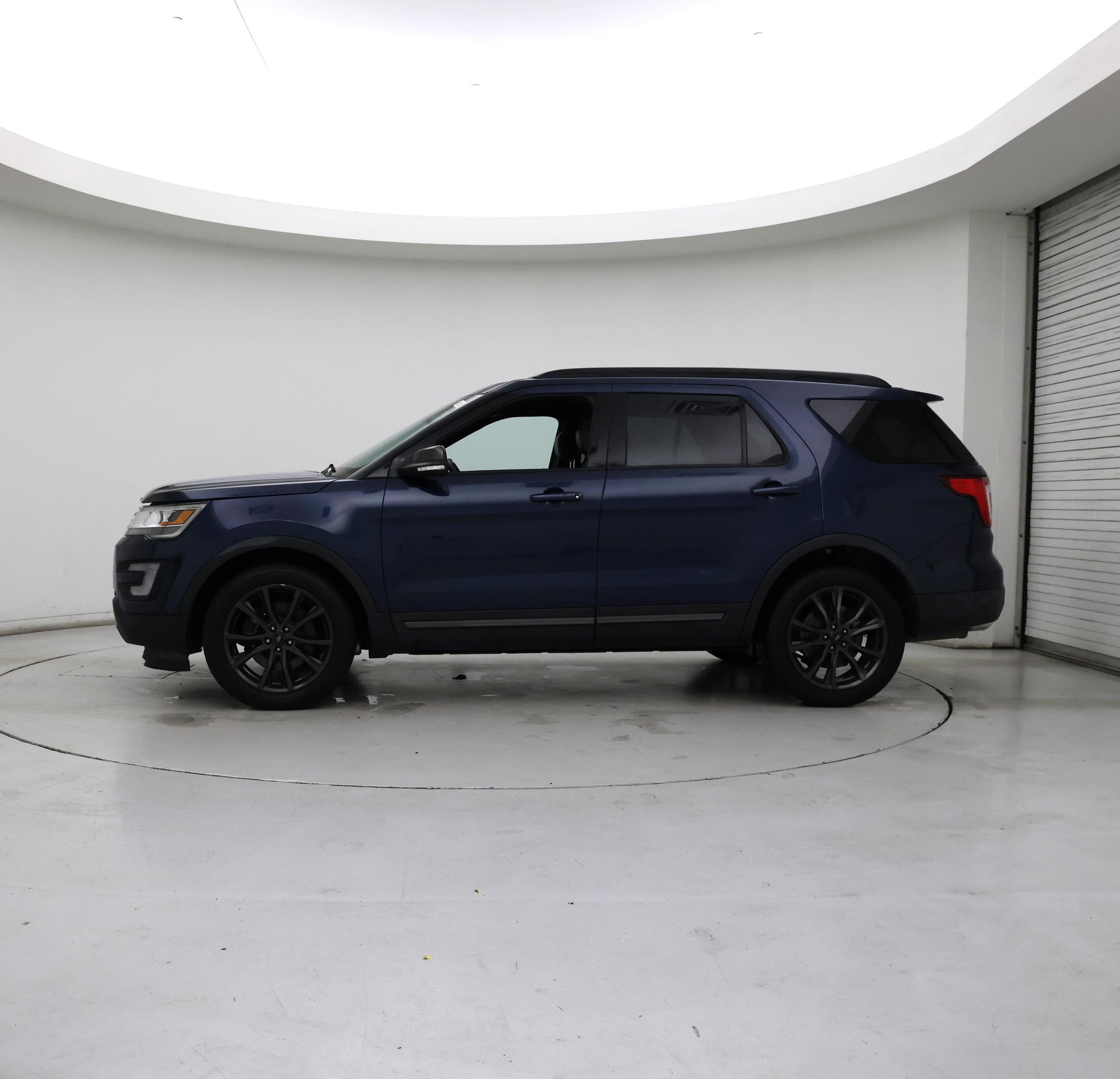 Thumbnail: 2017 Ford Explorer - 3