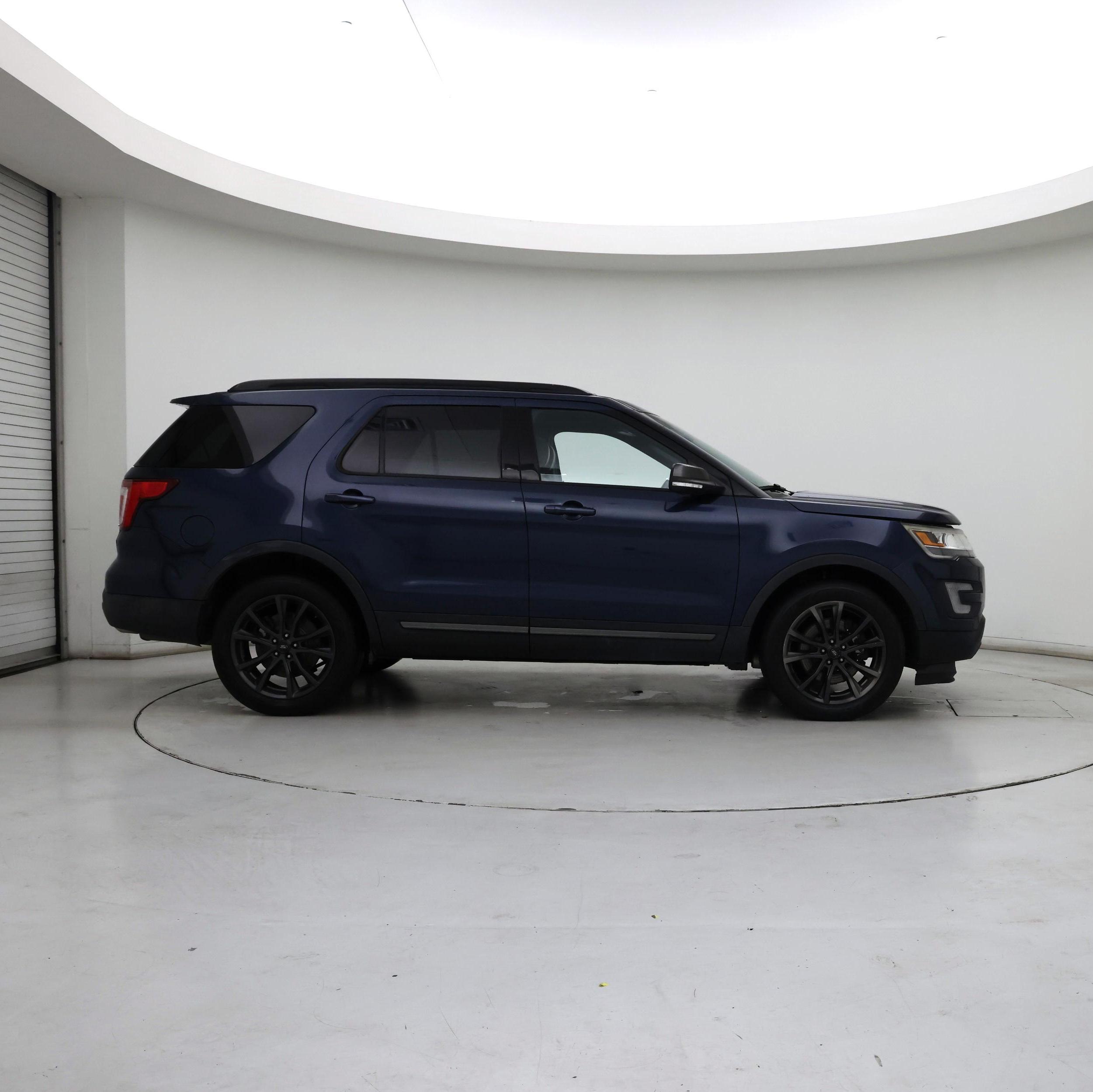 Thumbnail: 2017 Ford Explorer - 7