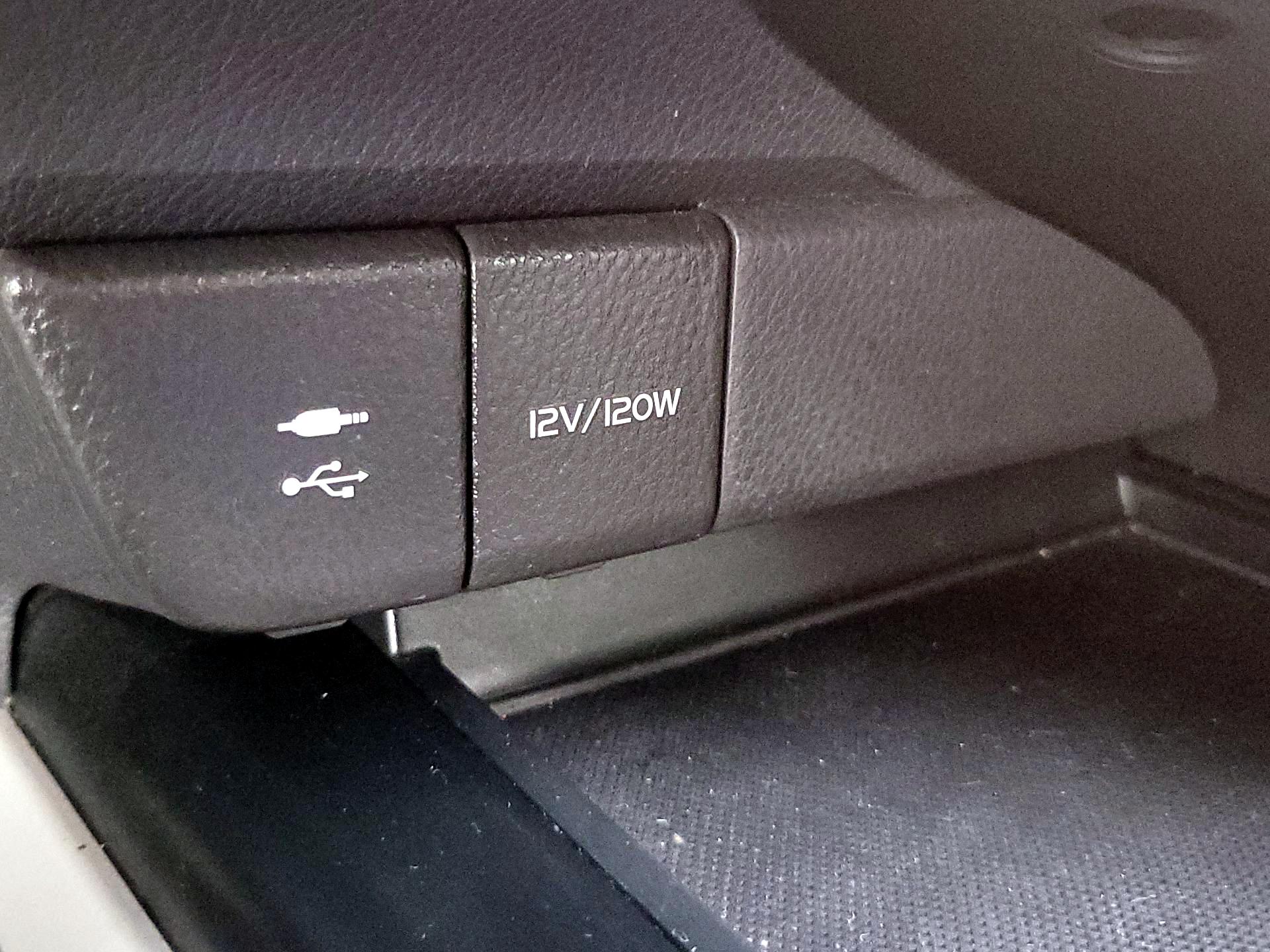 Thumbnail: 2018 Toyota Camry - 18