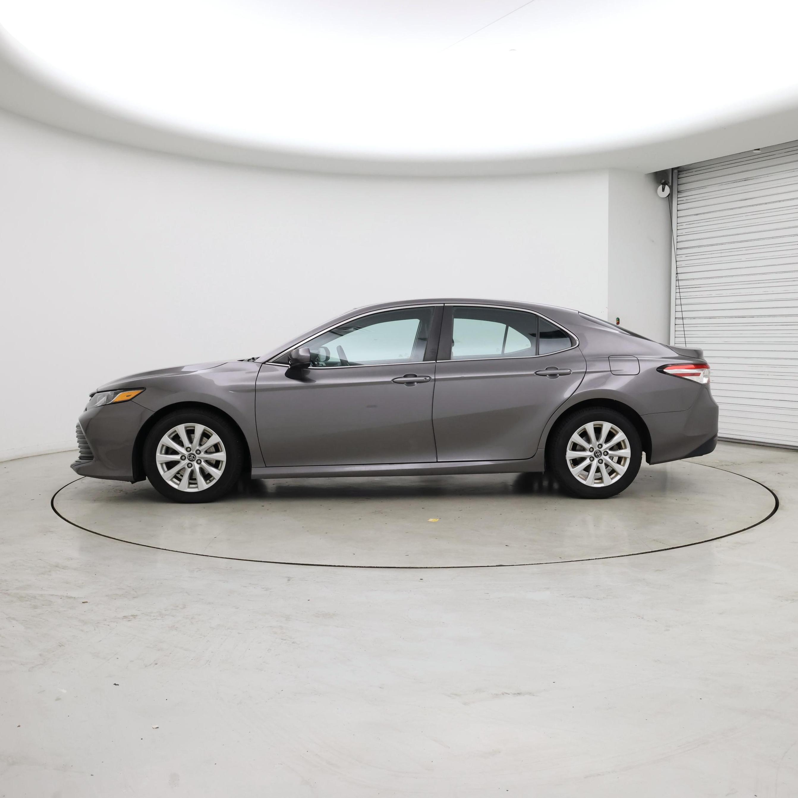 Thumbnail: 2018 Toyota Camry - 3
