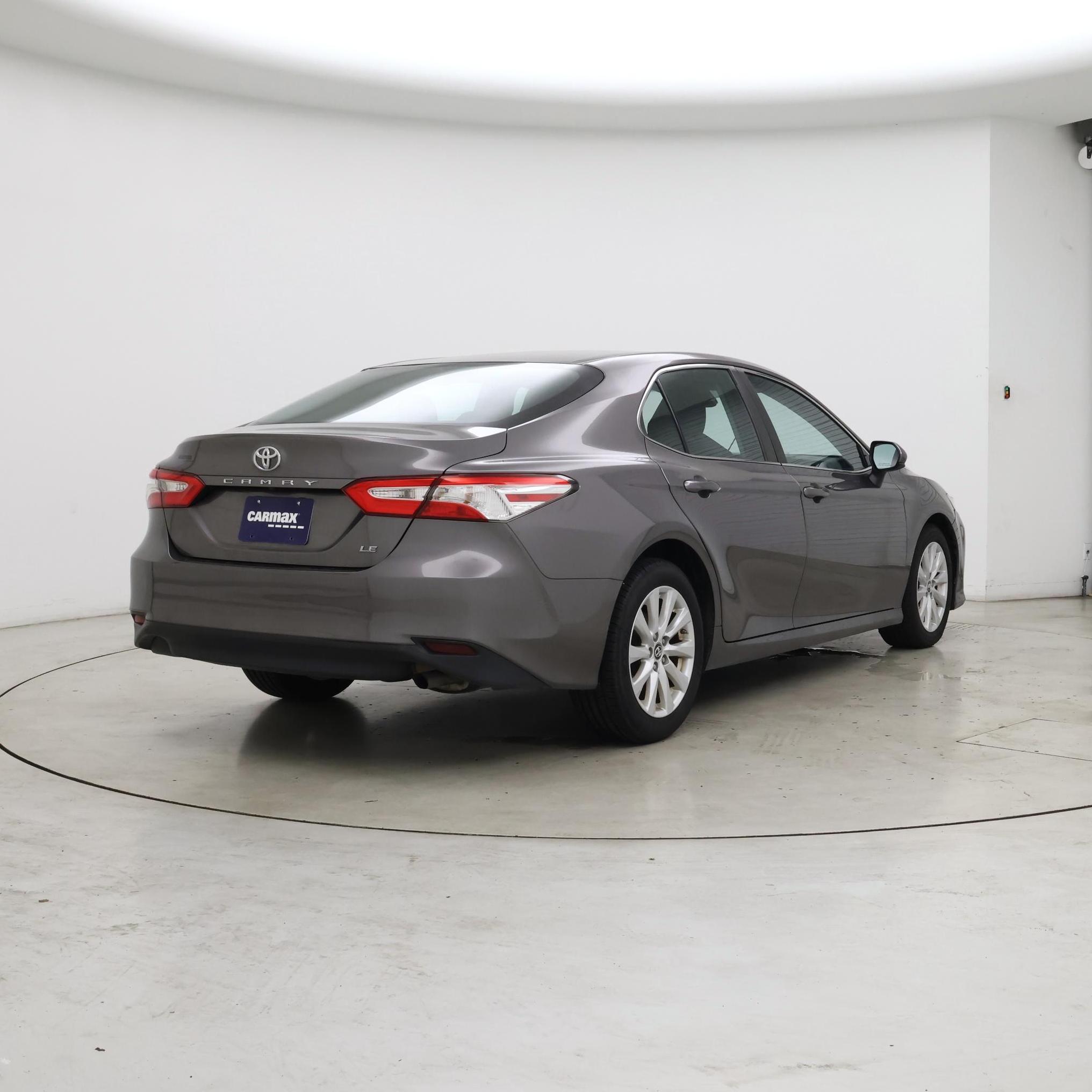 Thumbnail: 2018 Toyota Camry - 8