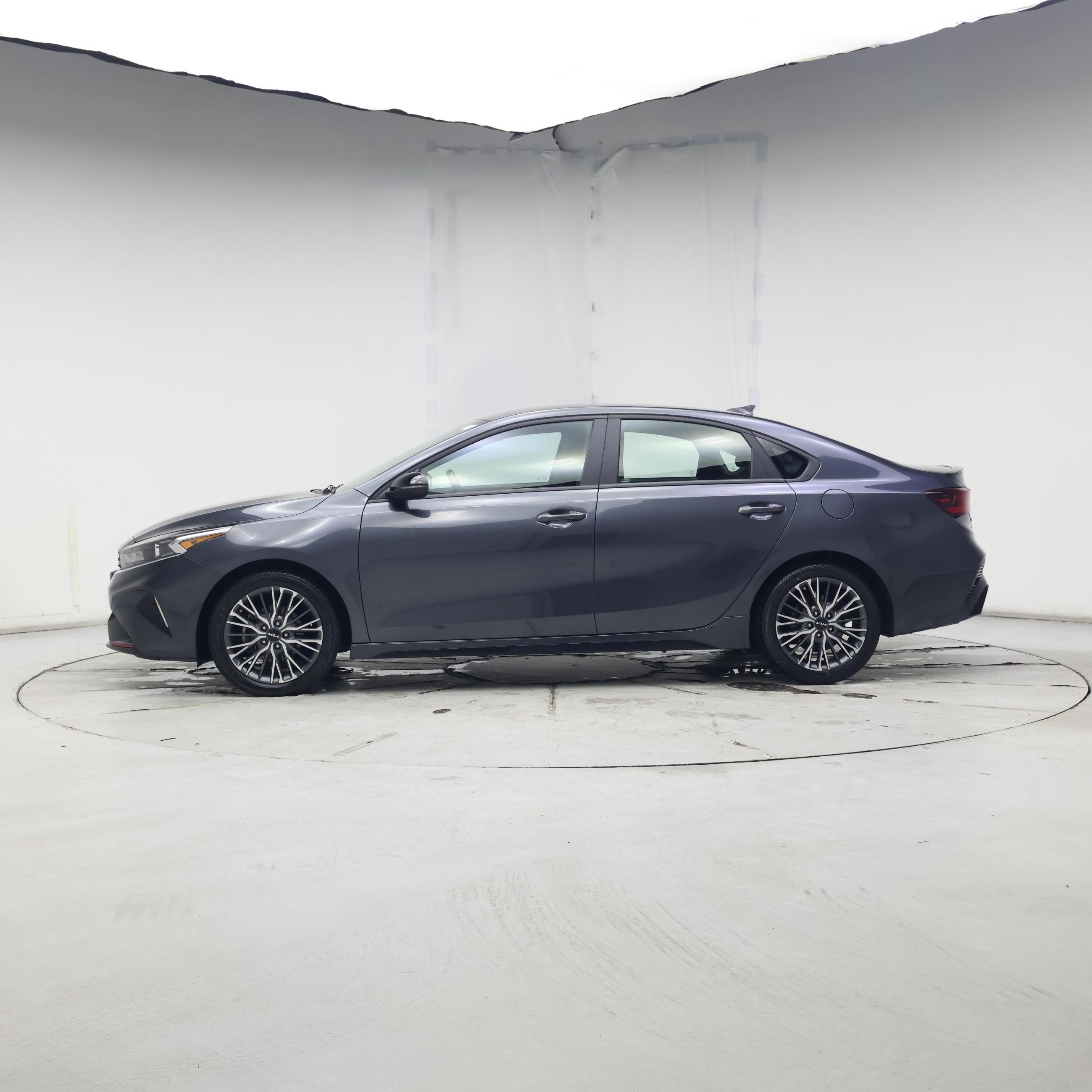 Thumbnail: 2023 Kia Forte - 3