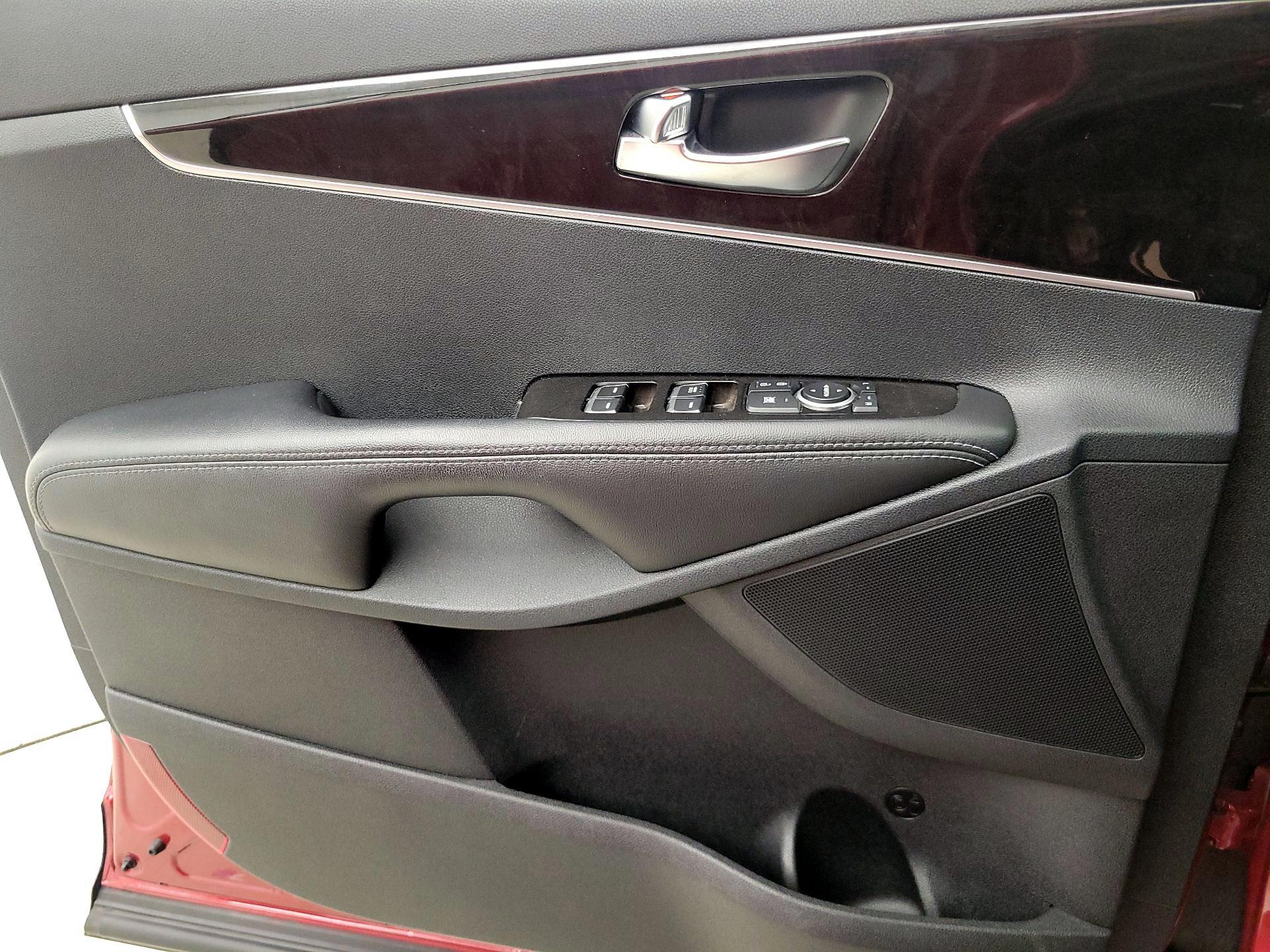 Thumbnail: 2016 Kia Sorento - 12