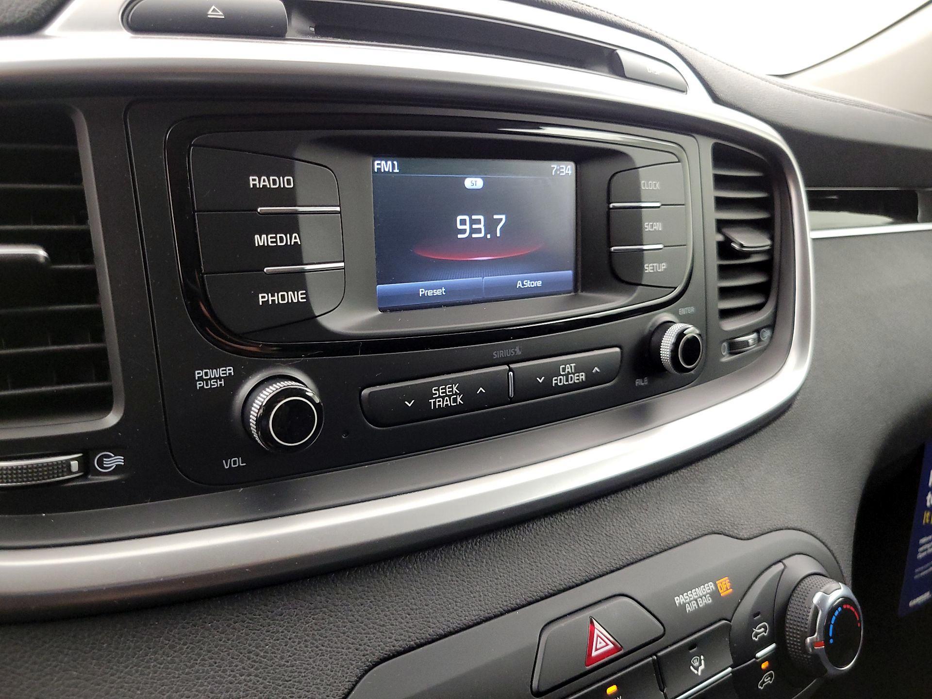 Thumbnail: 2016 Kia Sorento - 15