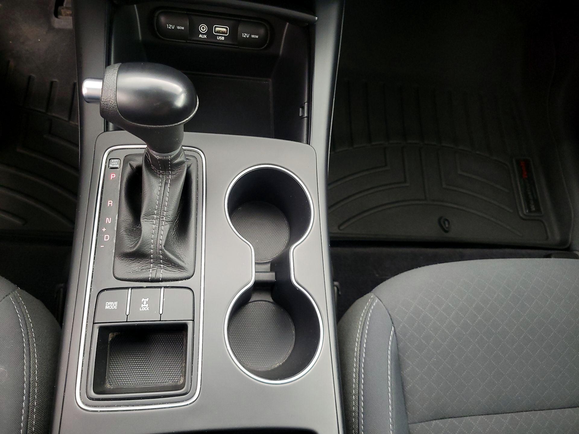 Thumbnail: 2016 Kia Sorento - 17