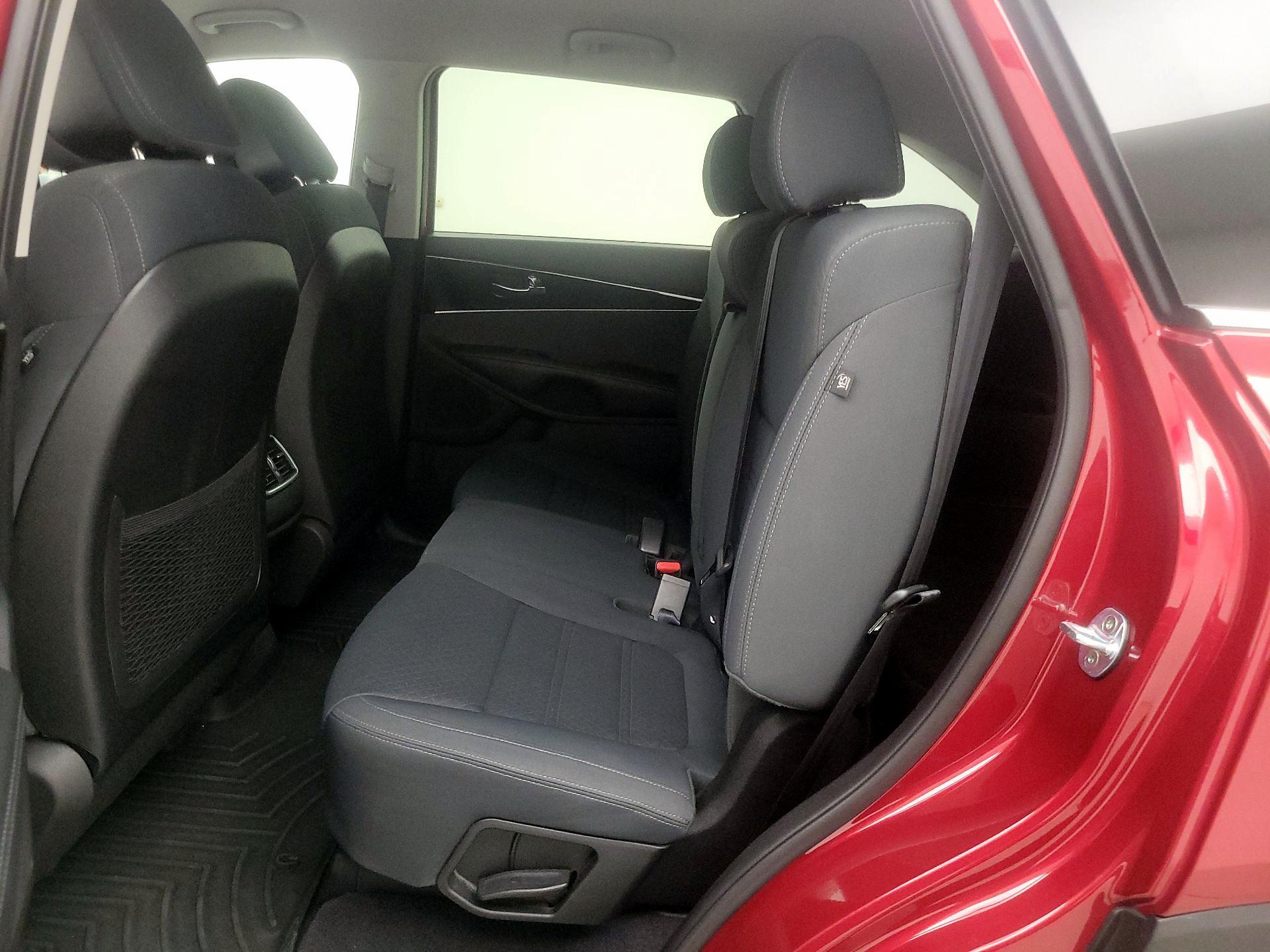 Thumbnail: 2016 Kia Sorento - 19