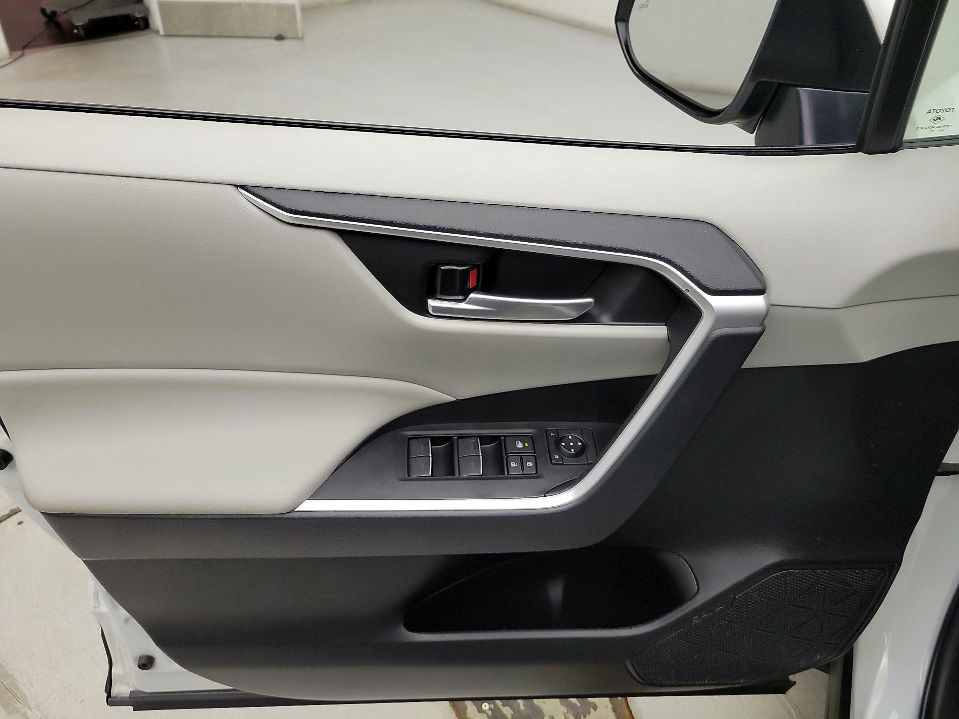 Thumbnail: 2023 Toyota RAV4 - 12