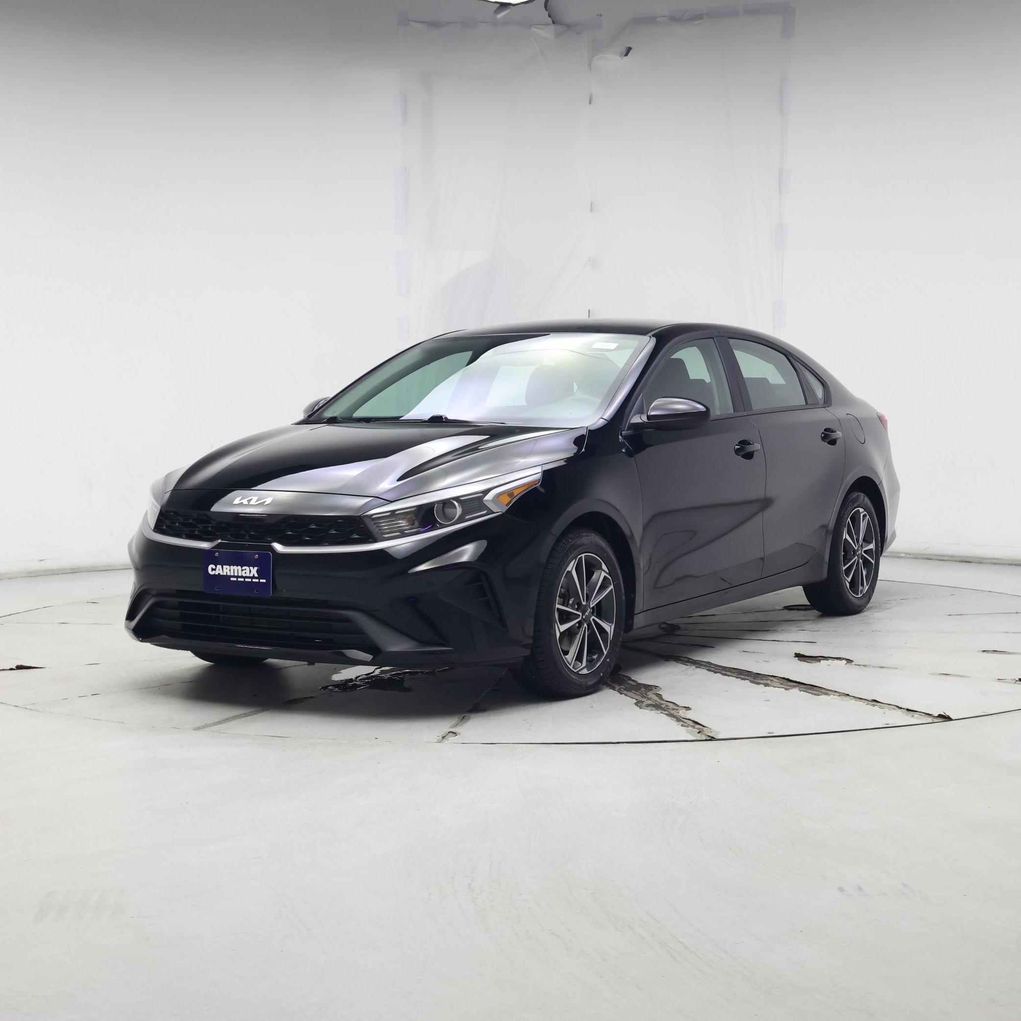 Thumbnail: 2023 Kia Forte - 4