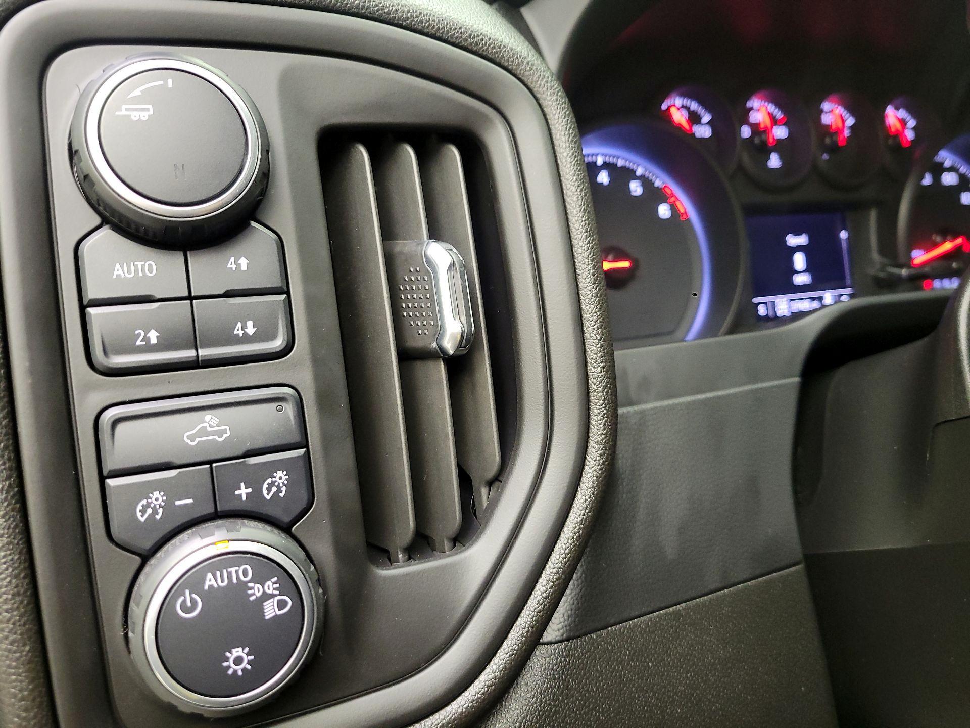 Thumbnail: 2021 Chevrolet Silverado 1500 - 13