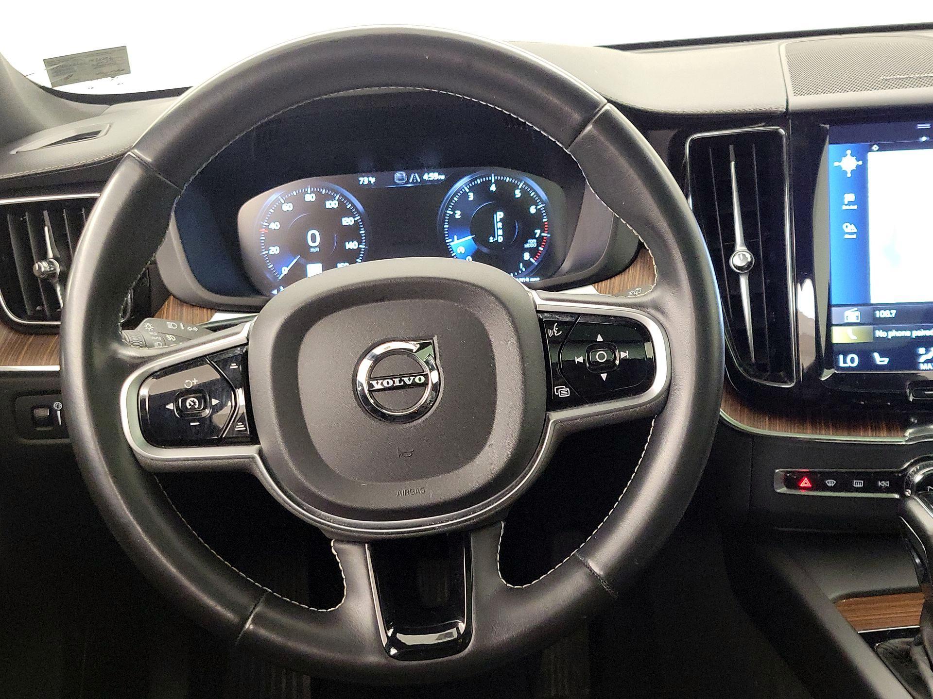 Thumbnail: 2020 Volvo XC60 - 10