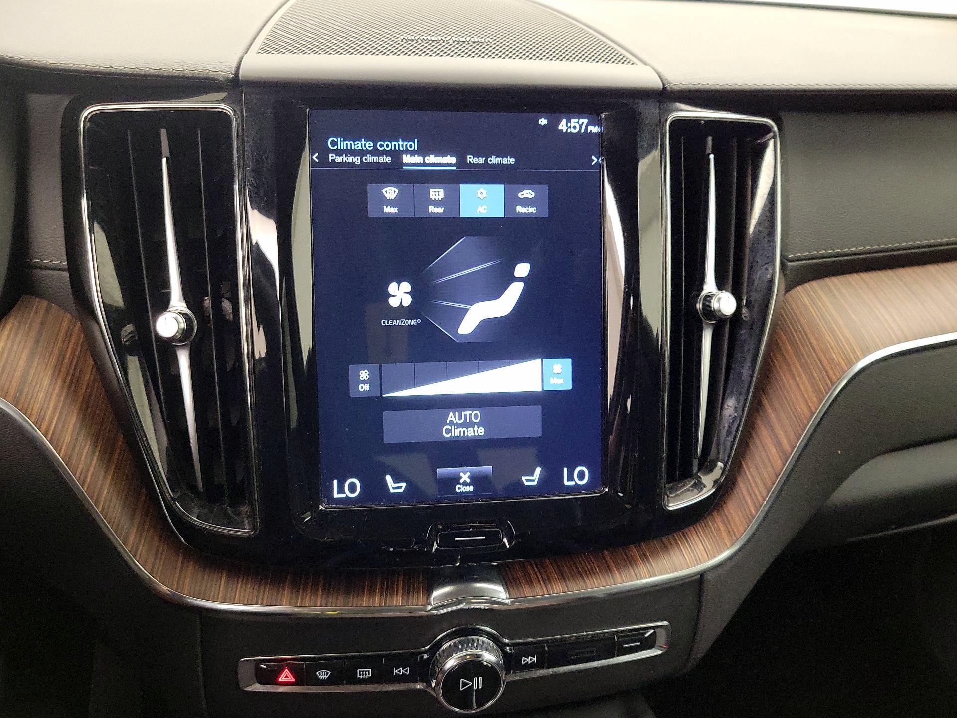 Thumbnail: 2020 Volvo XC60 - 17