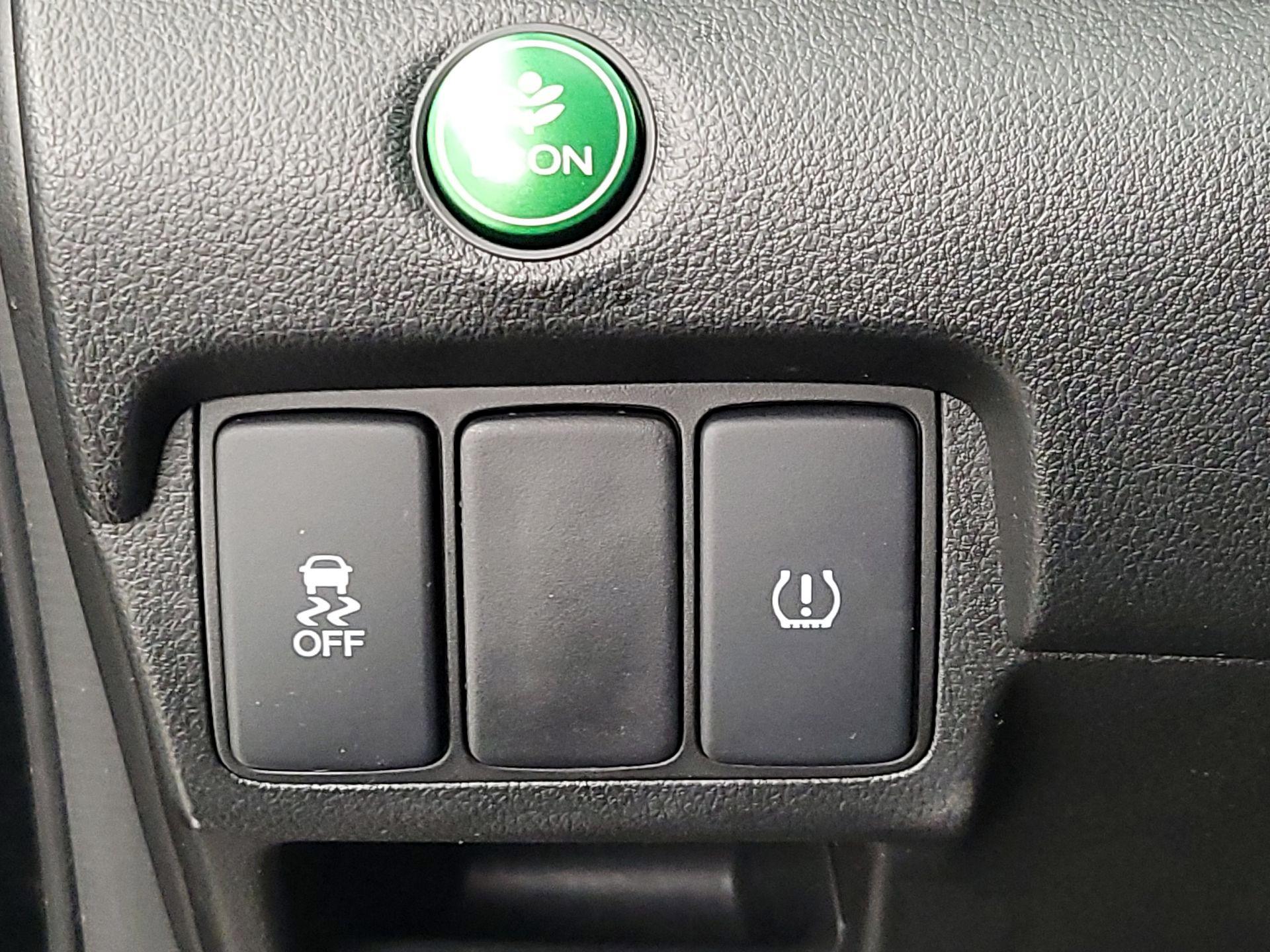 Thumbnail: 2015 Honda CR-V - 13