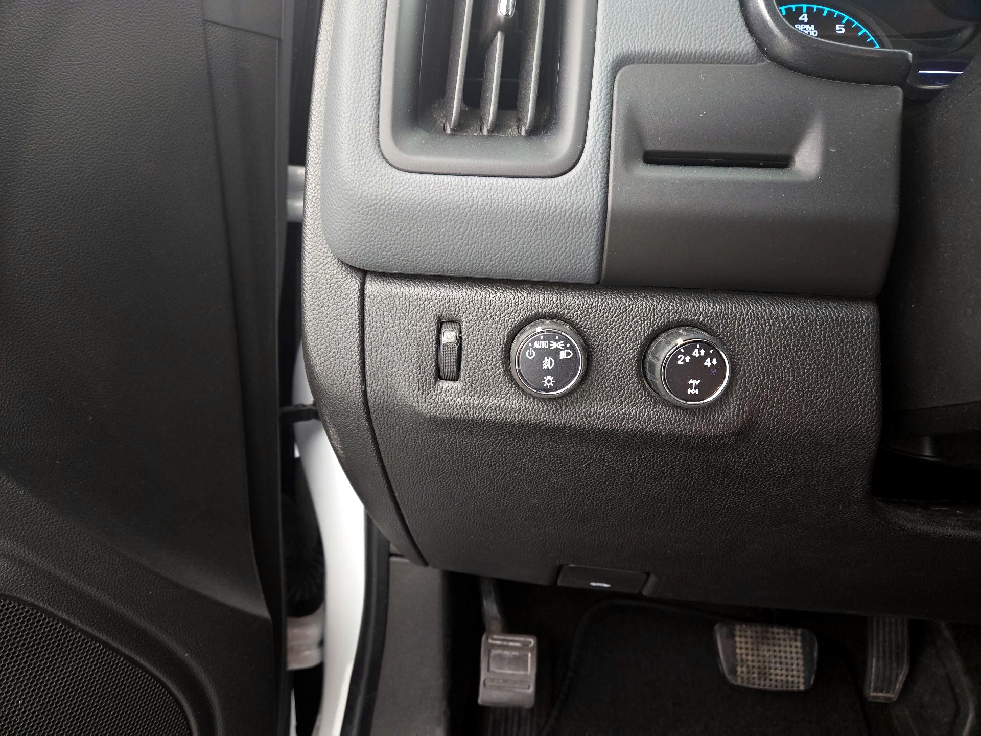 Thumbnail: 2015 Chevrolet Colorado - 13