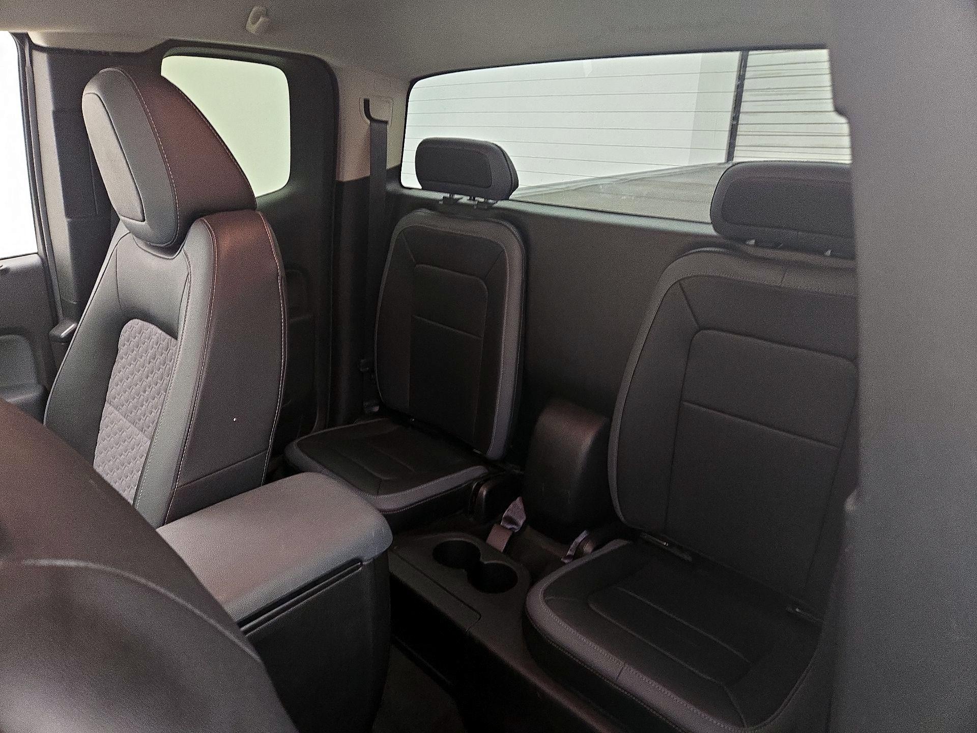 Thumbnail: 2015 Chevrolet Colorado - 20